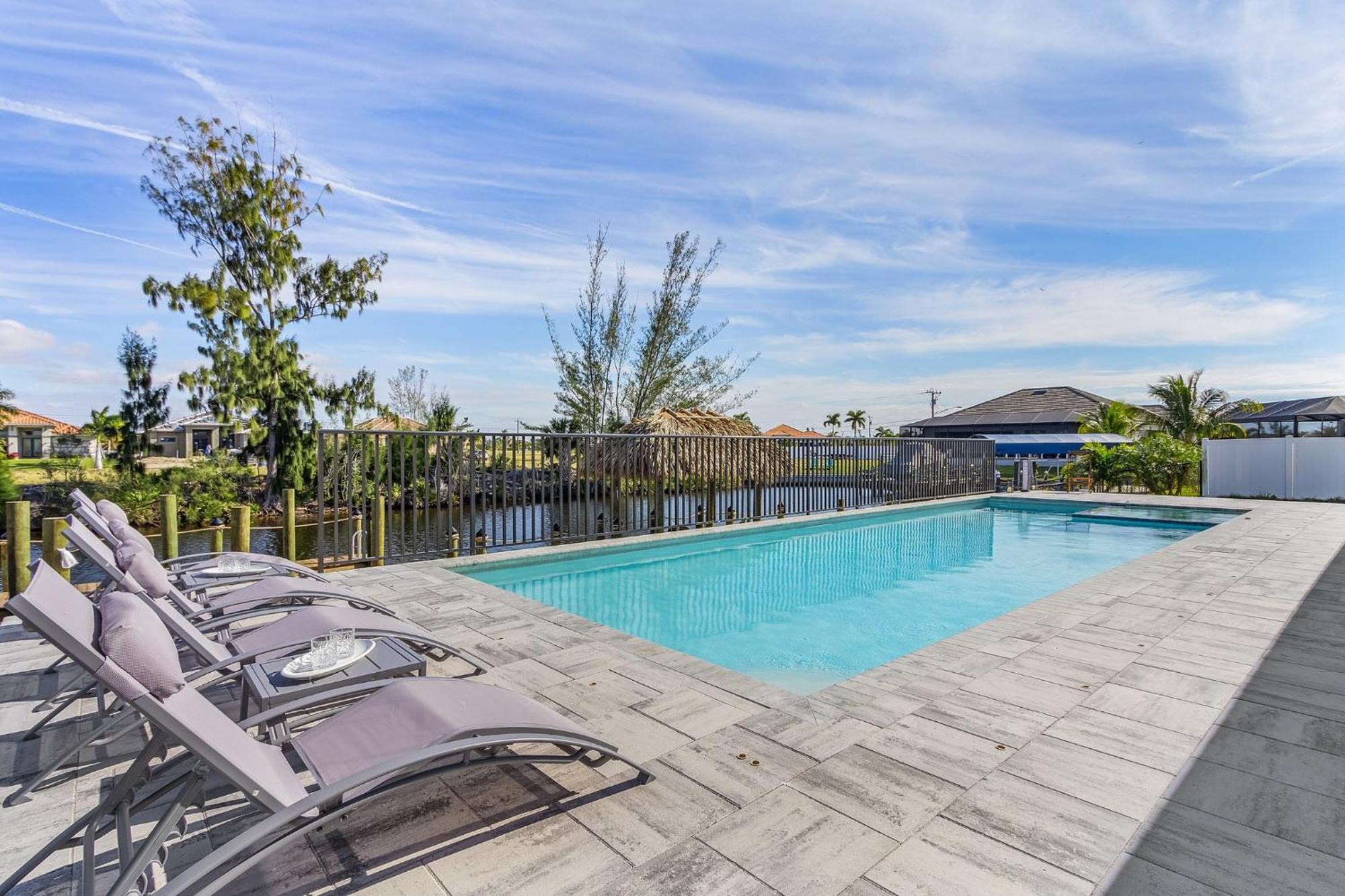Holiday home Impeccable Gulf Access, Dock W/tiki Bar, Outdoor Kitchen,and And And - Nautical Paradise Cape Coral