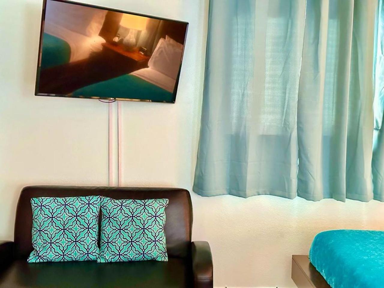 Blue House Miami Guest house North Bay Village