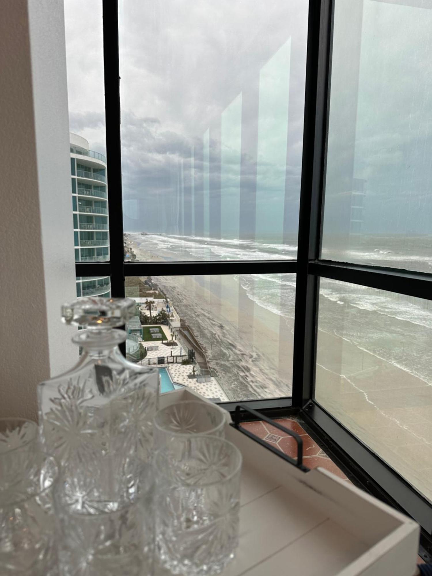 Apartment Beautiful Oceanfront Two Bedroom Daytona Beach