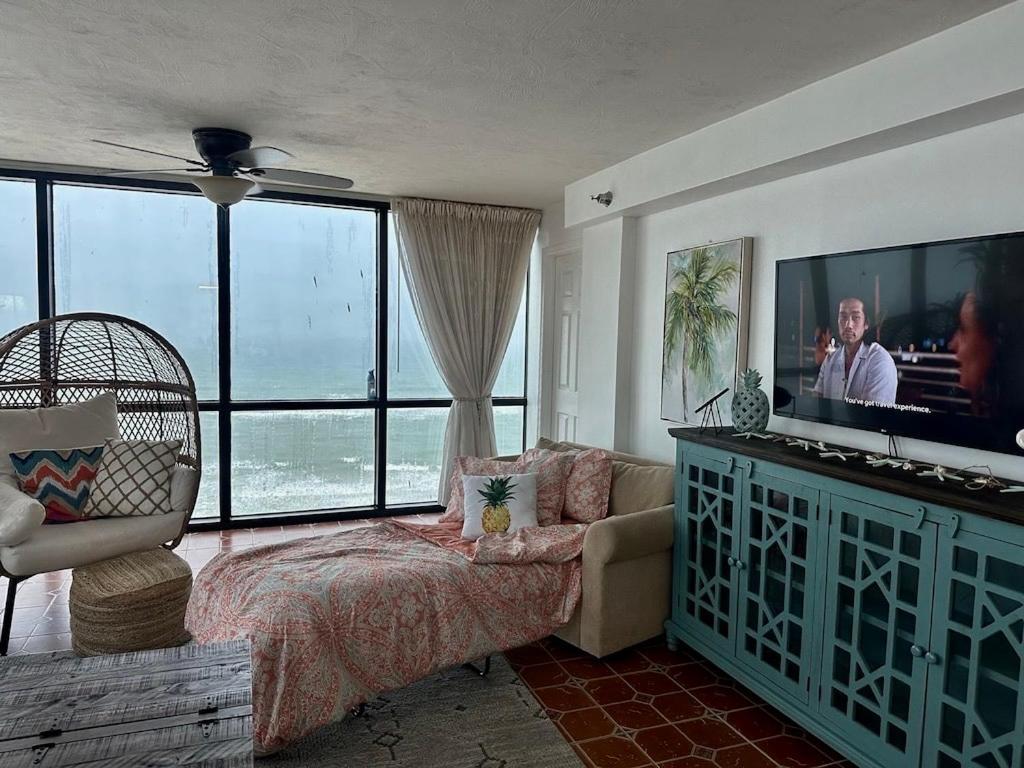 Beautiful Oceanfront Two Bedroom