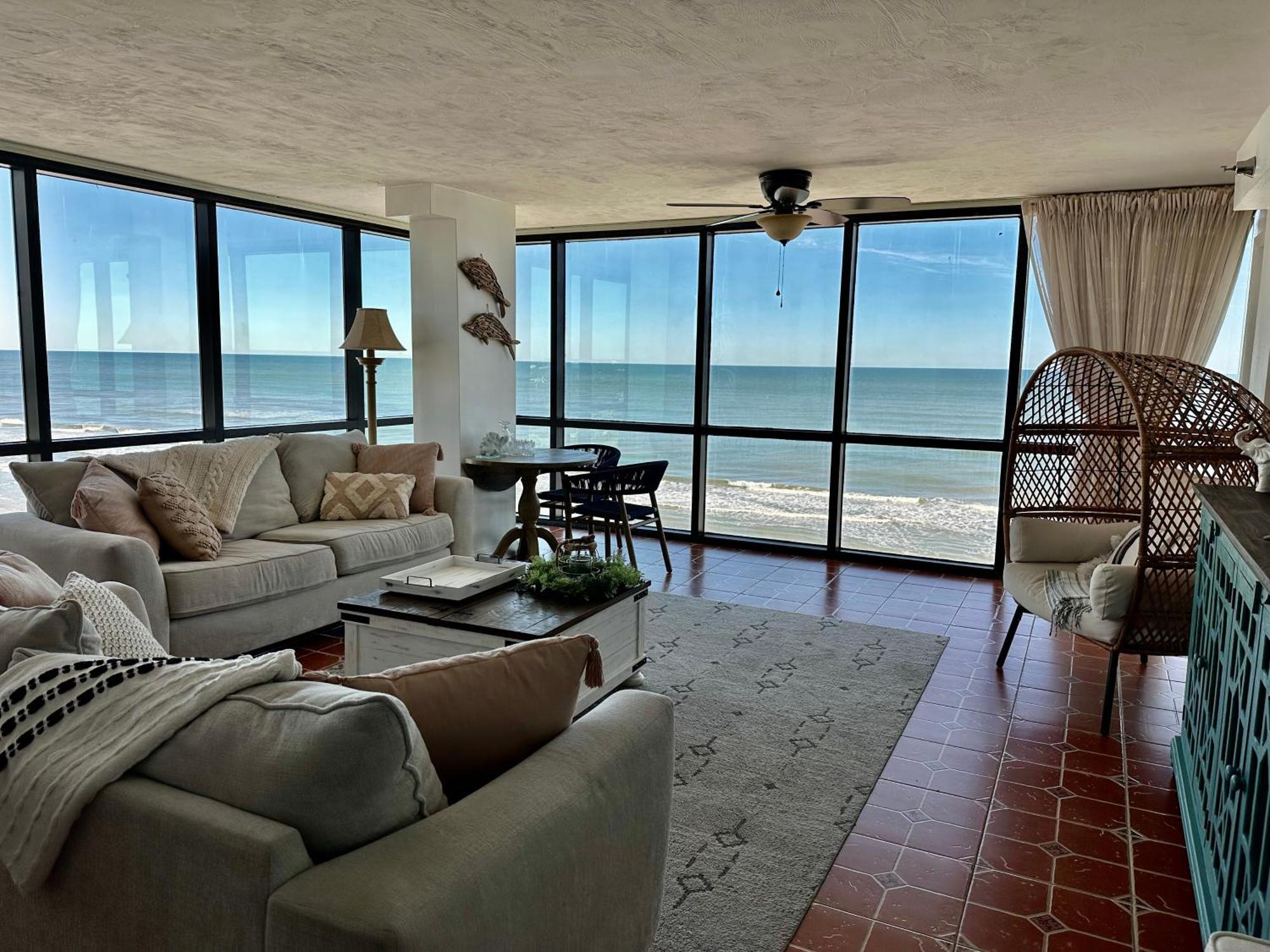 Beautiful Oceanfront Two Bedroom Apartment Daytona Beach