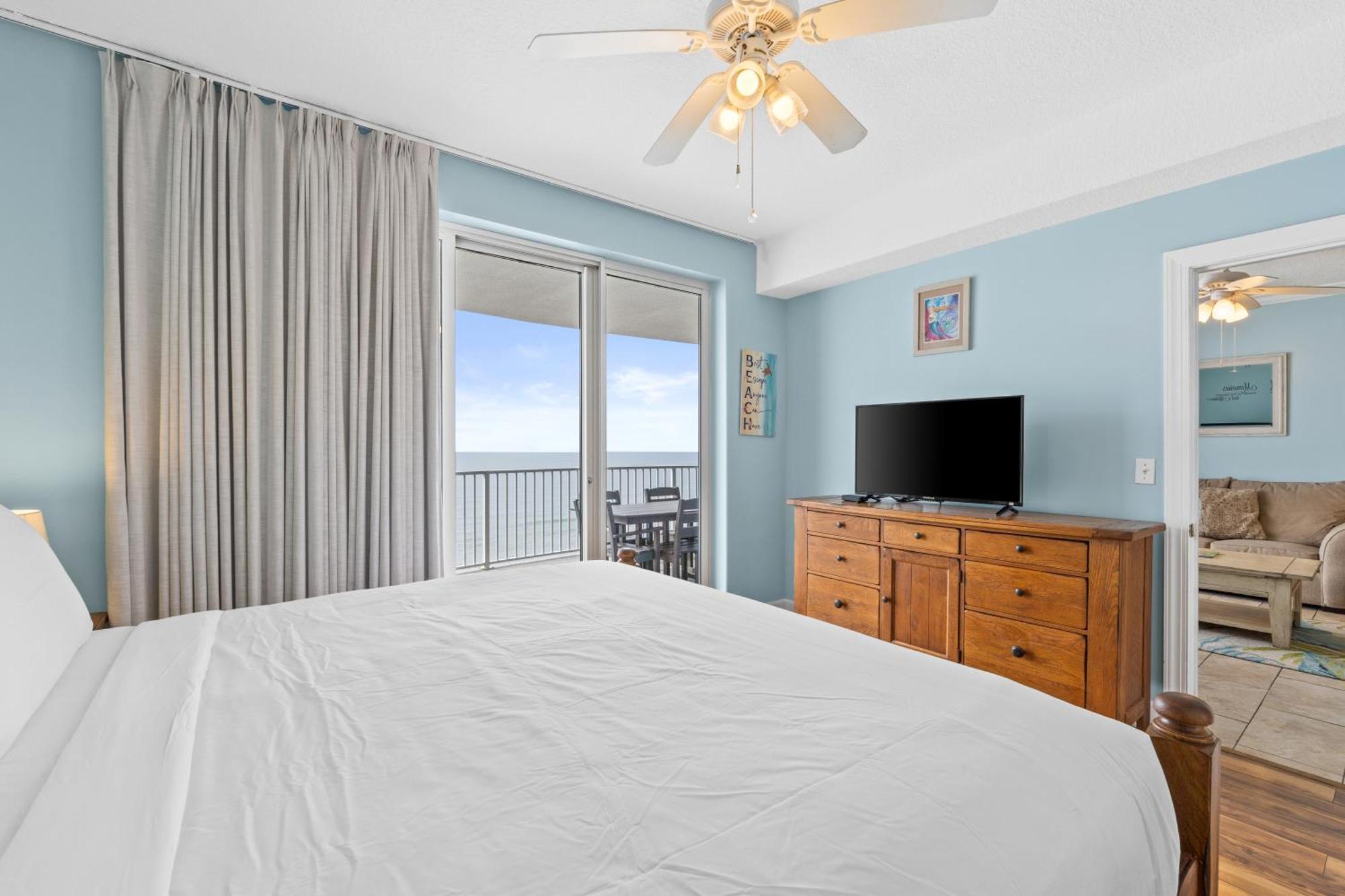 Twin Palms #1605 By Book That Holiday home
