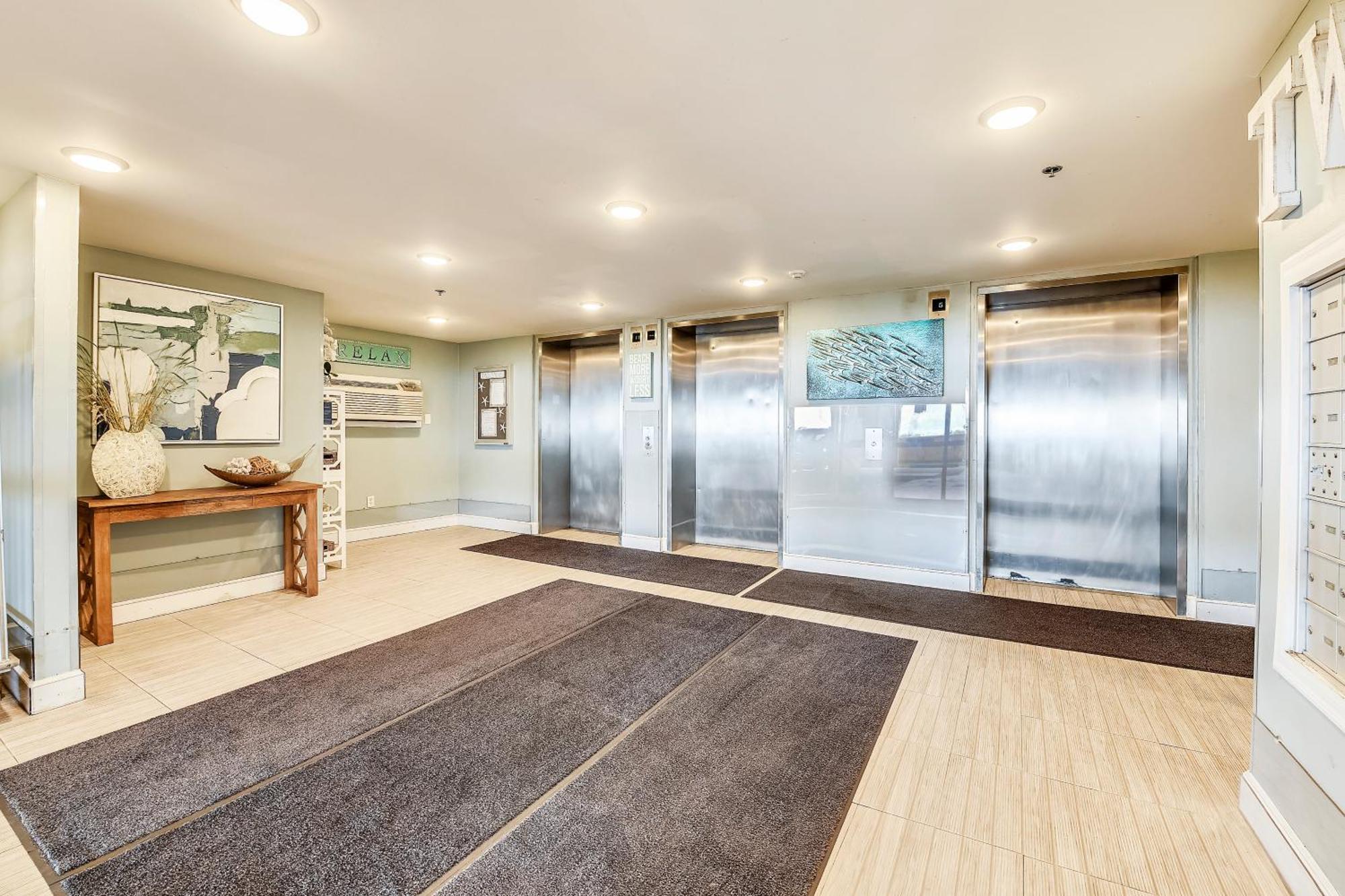 Twin Palms #1605 By Book That