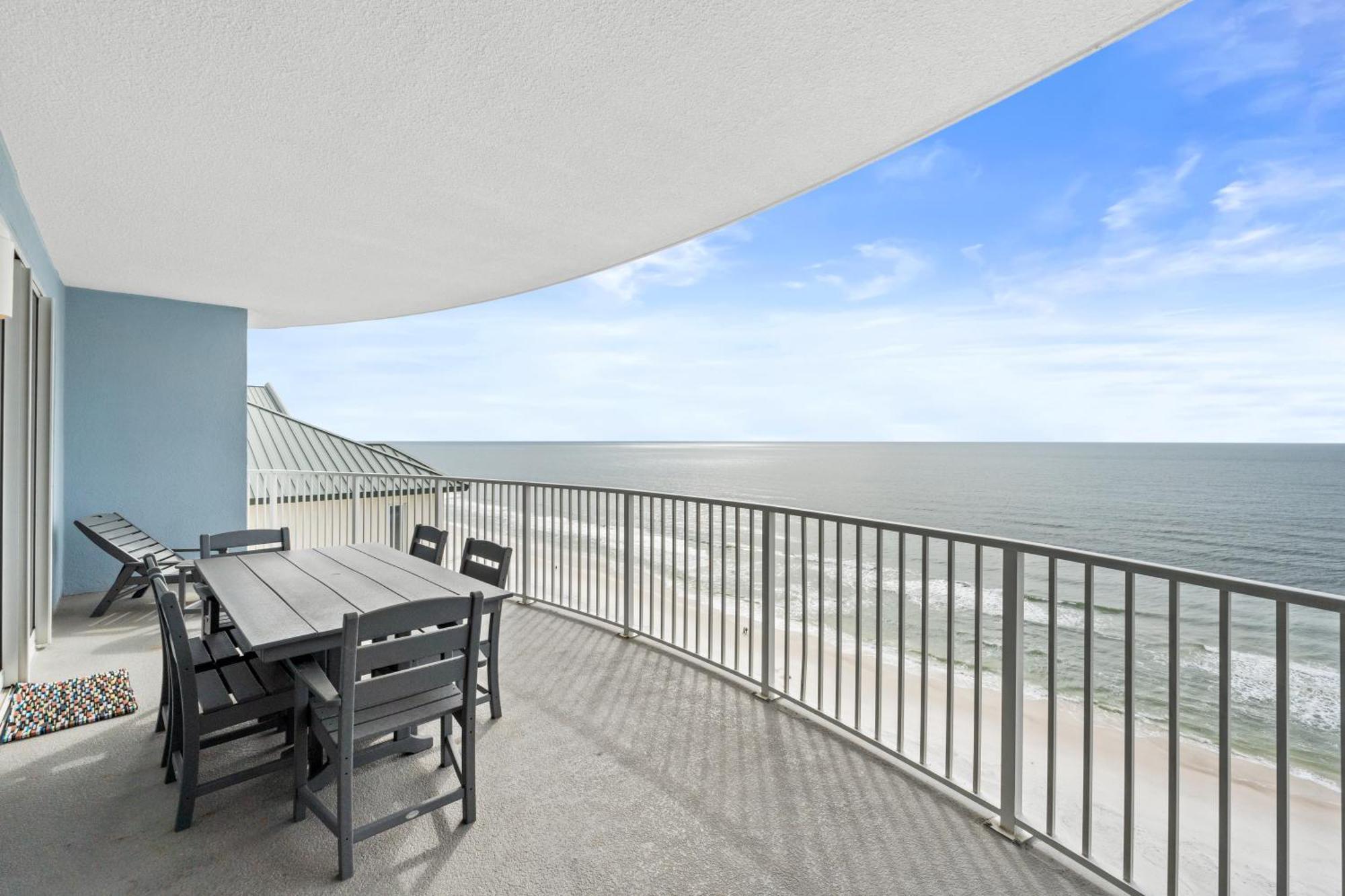 Twin Palms #1605 By Book That Holiday home
