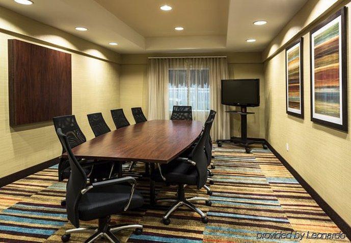 Hotel Fairfield & Airport 3*