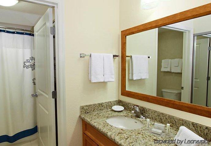 Hotel By Marriott Cocoa 3*