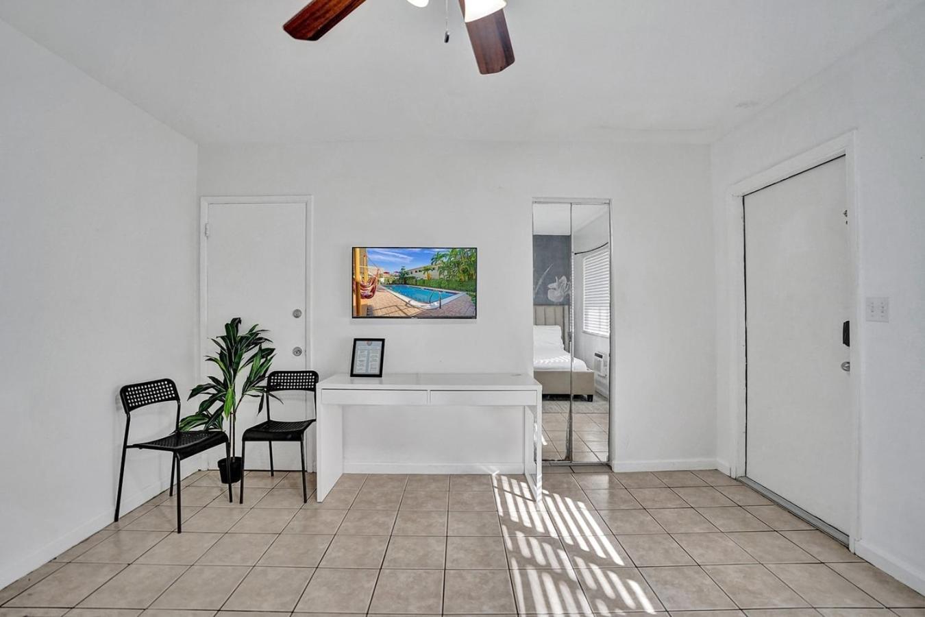 Apartment Pool Christmas Getaway 5 Beach Walk Airport *