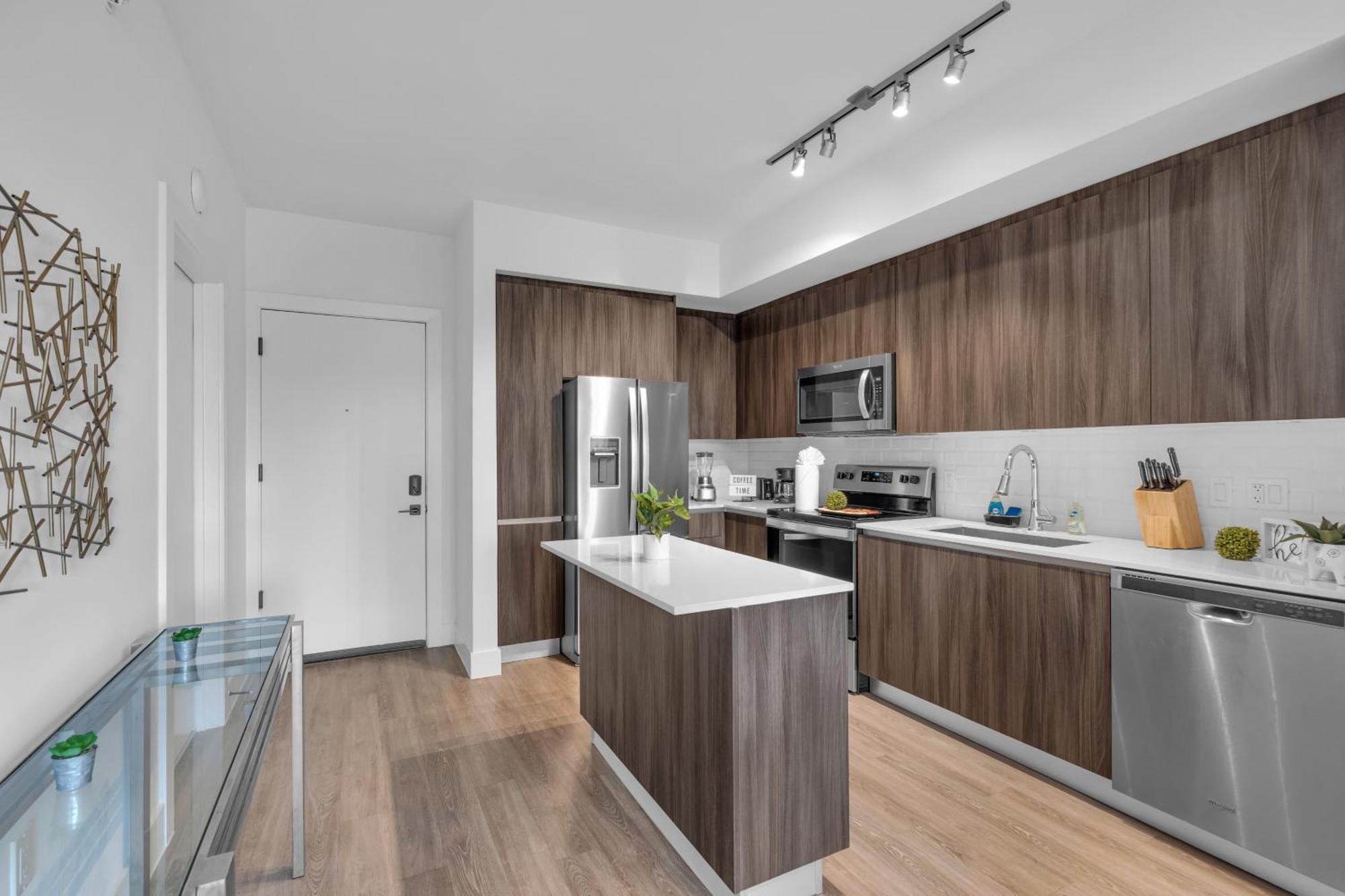 Modern 1 Bedroom In The Heart Of Downtown Doral Apartment