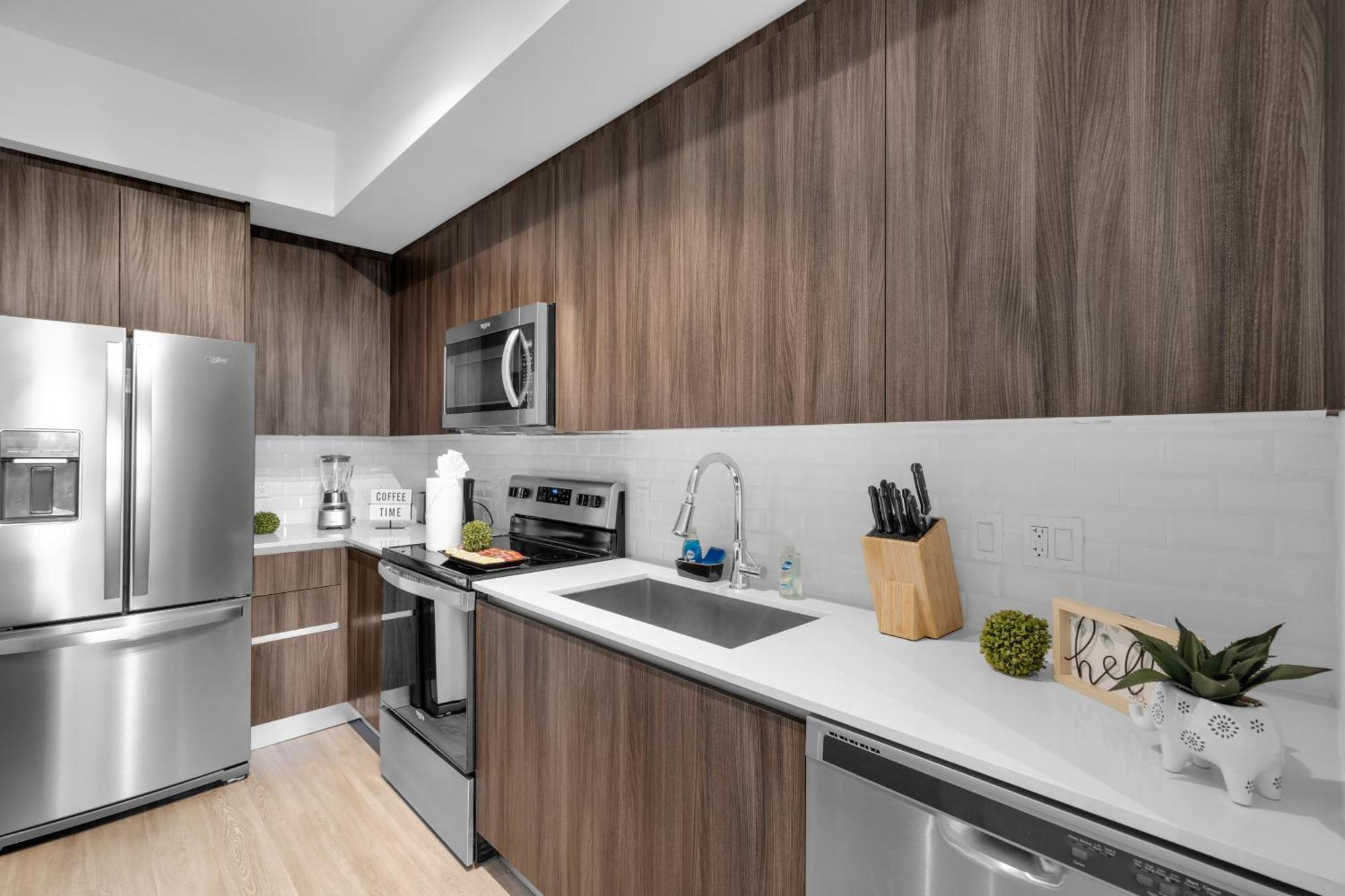 Apartment Modern 1 Bedroom In The Heart Of Downtown Doral Hialeah Gardens