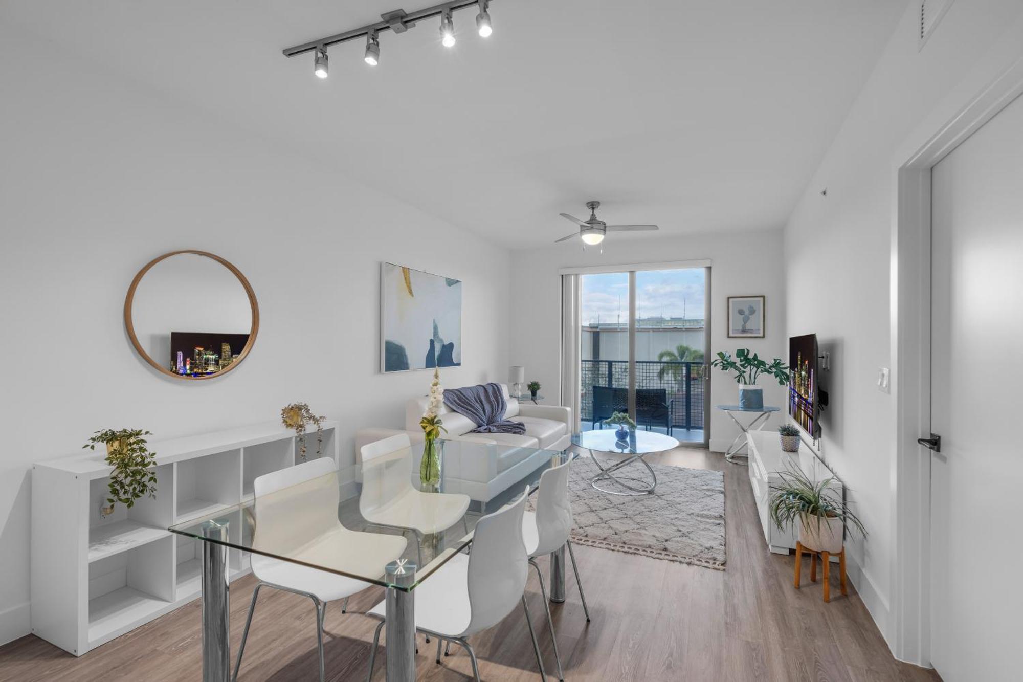 Apartment Modern 1 Bedroom In The Heart Of Downtown Doral *