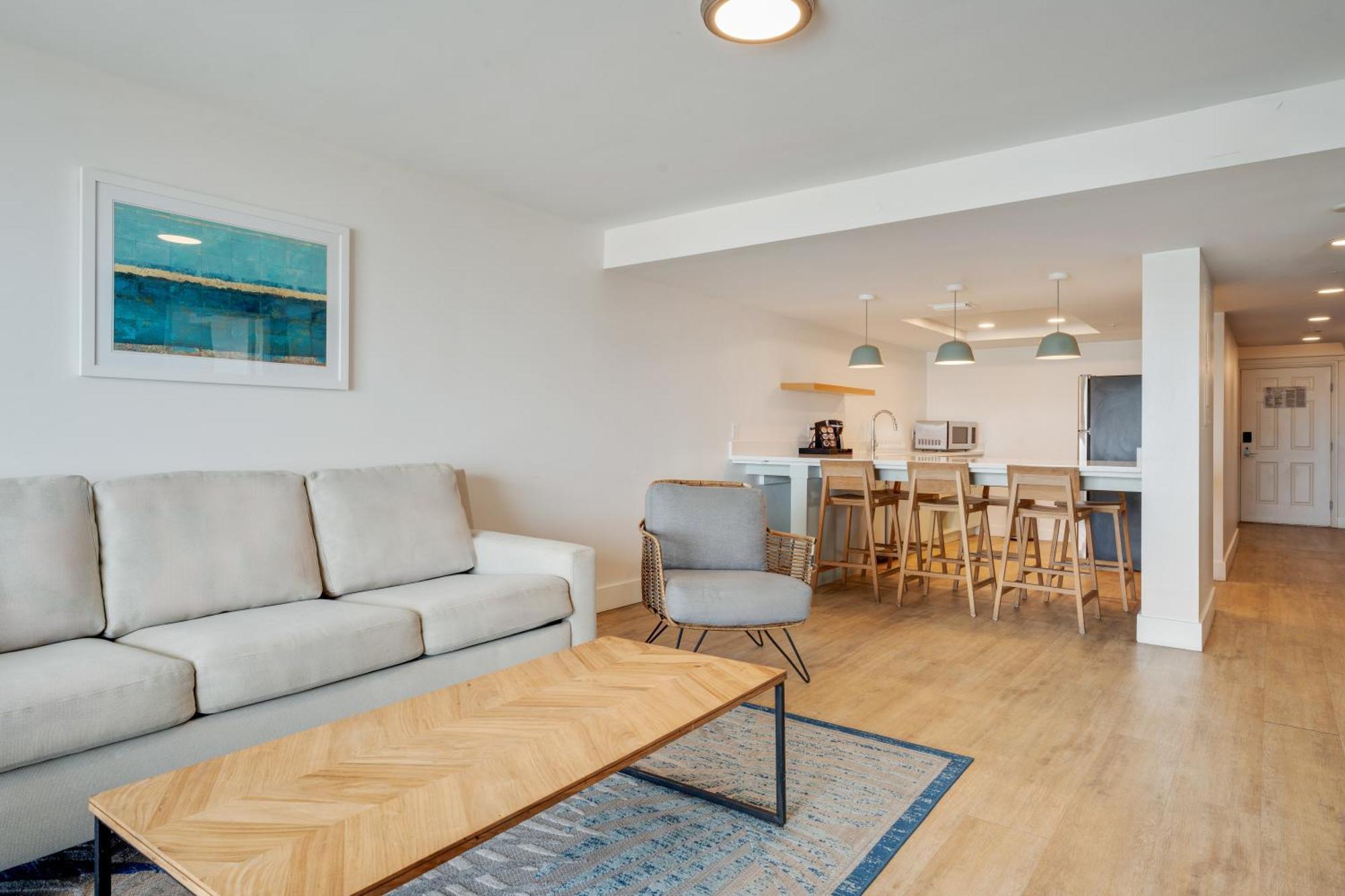 Hadley And Marina Hotel 3*