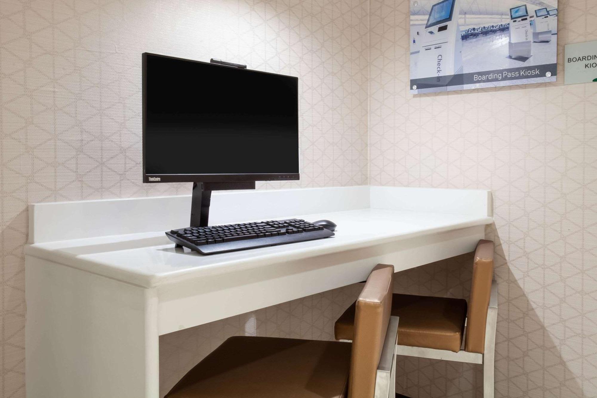 Wingate By Wyndham - International Airport- Free Hot Breakfast Hotel