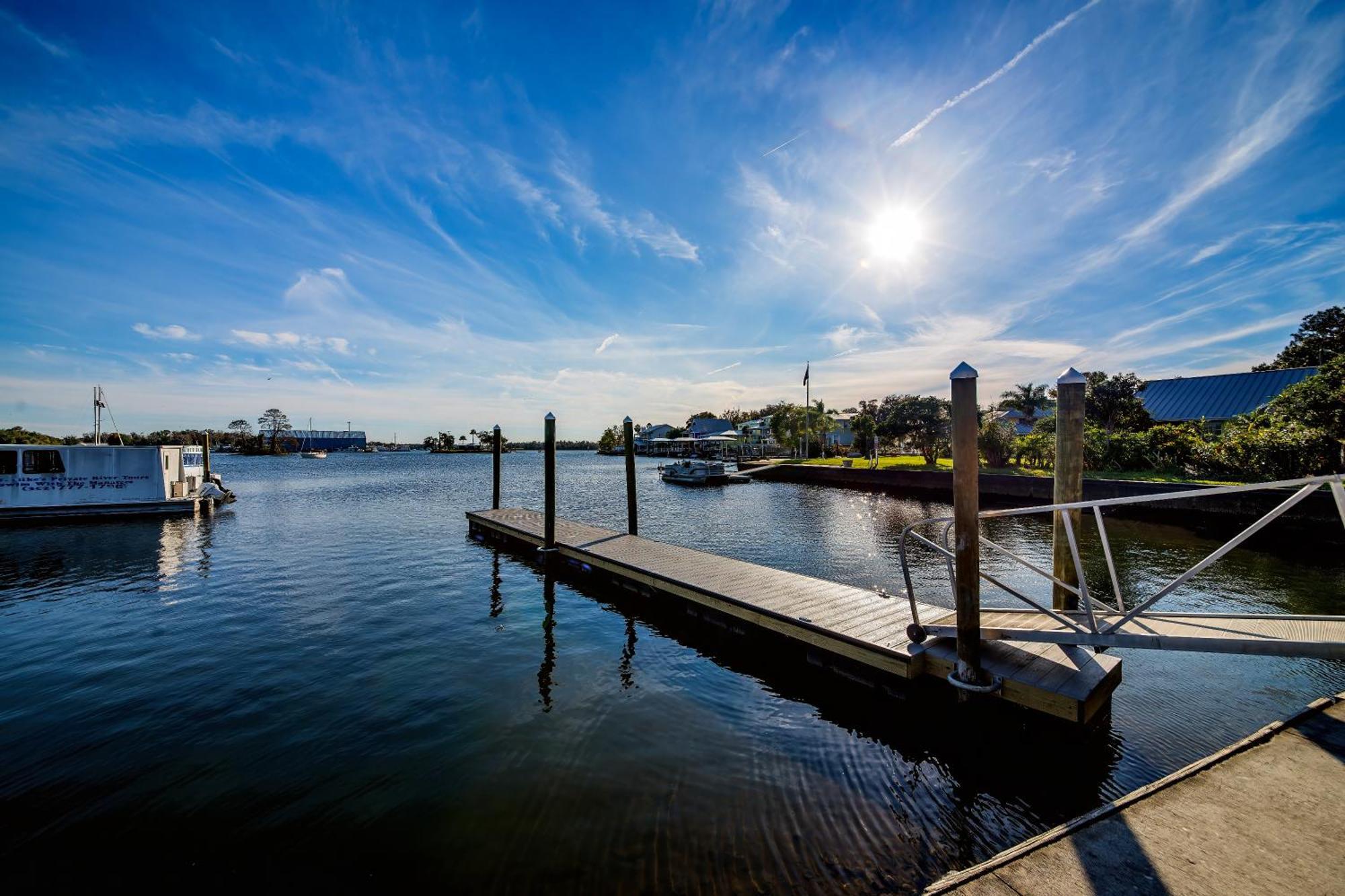Resort Paddletail Waterfront Lodge, Trademark Collection By Wyndham Crystal River