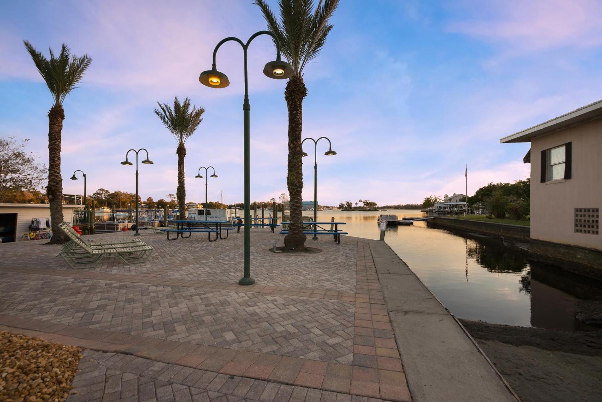 Paddletail Waterfront Lodge, Trademark Collection By Wyndham Crystal River
