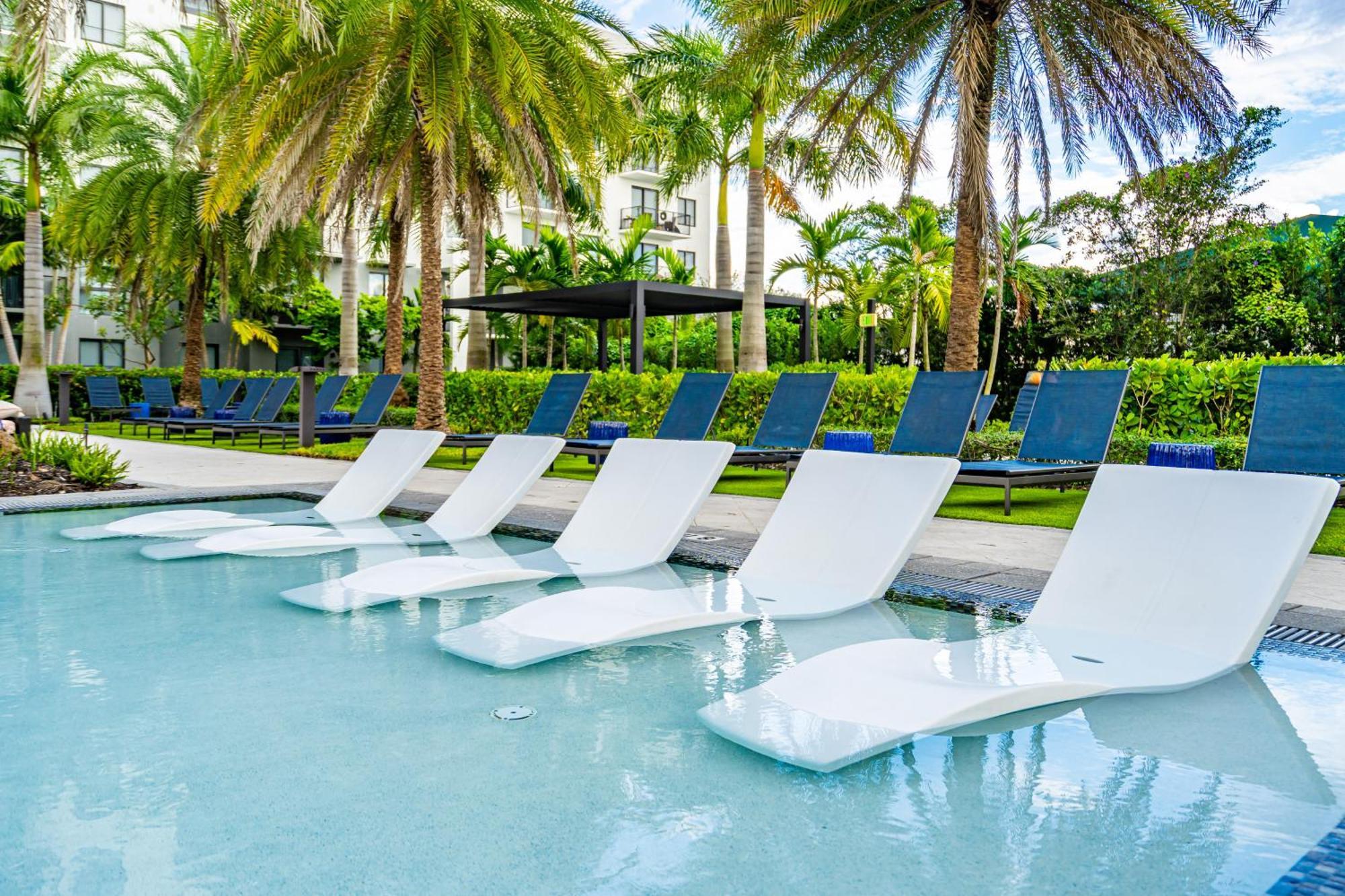 Apartment Amazing 2 Bedroom Unit In Doral Miami With Free Parking *