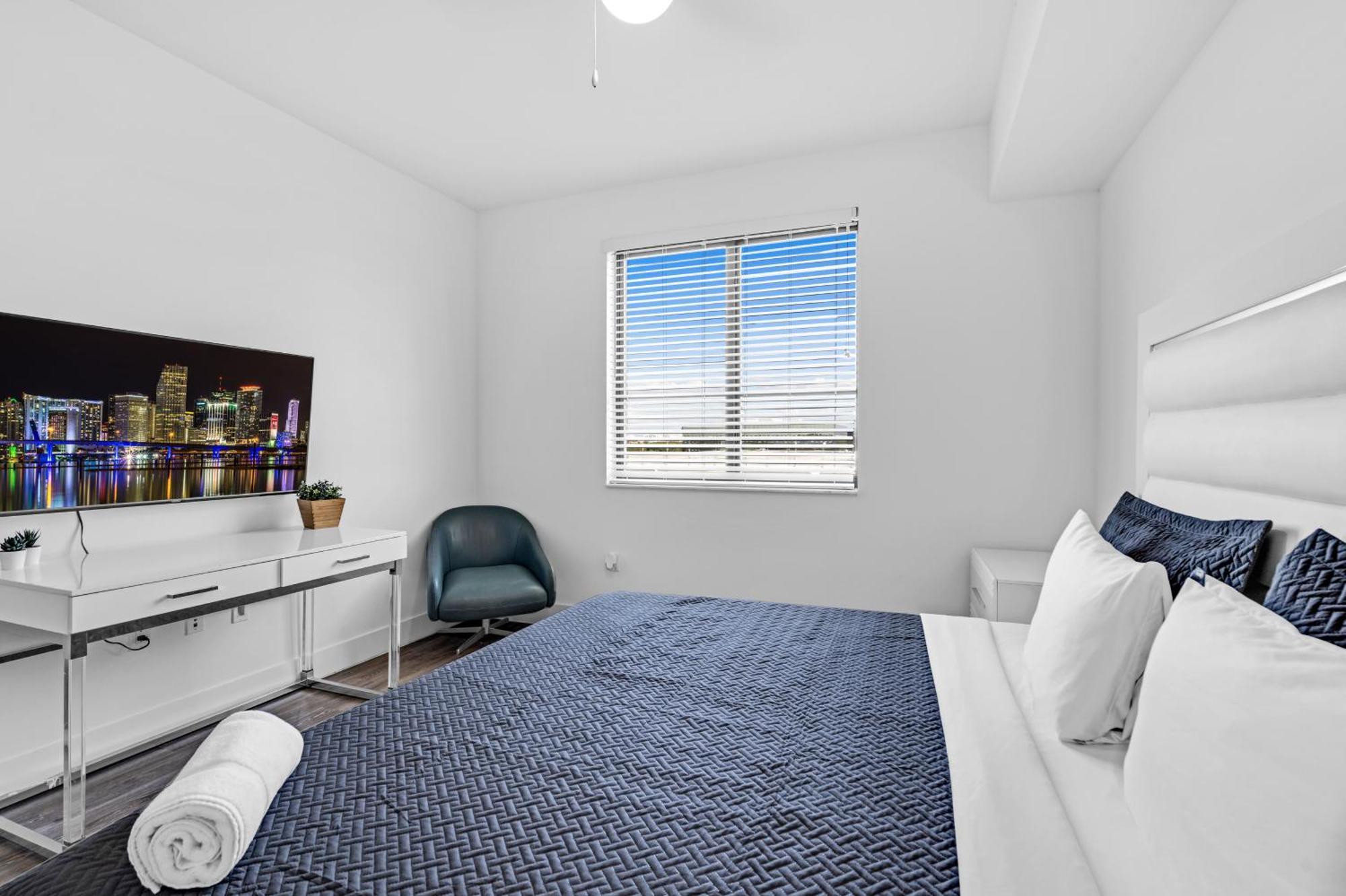 Amazing 2 Bedroom Unit In Doral Miami With Free Parking Apartment
