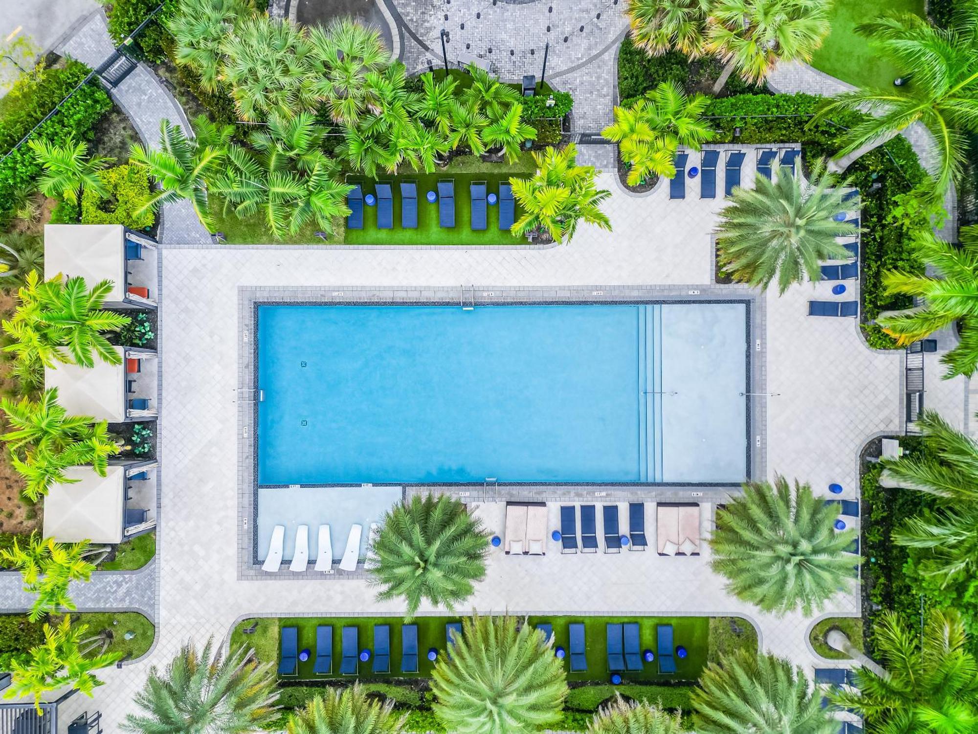 Amazing 2 Bedroom Unit In Doral Miami With Free Parking Apartment