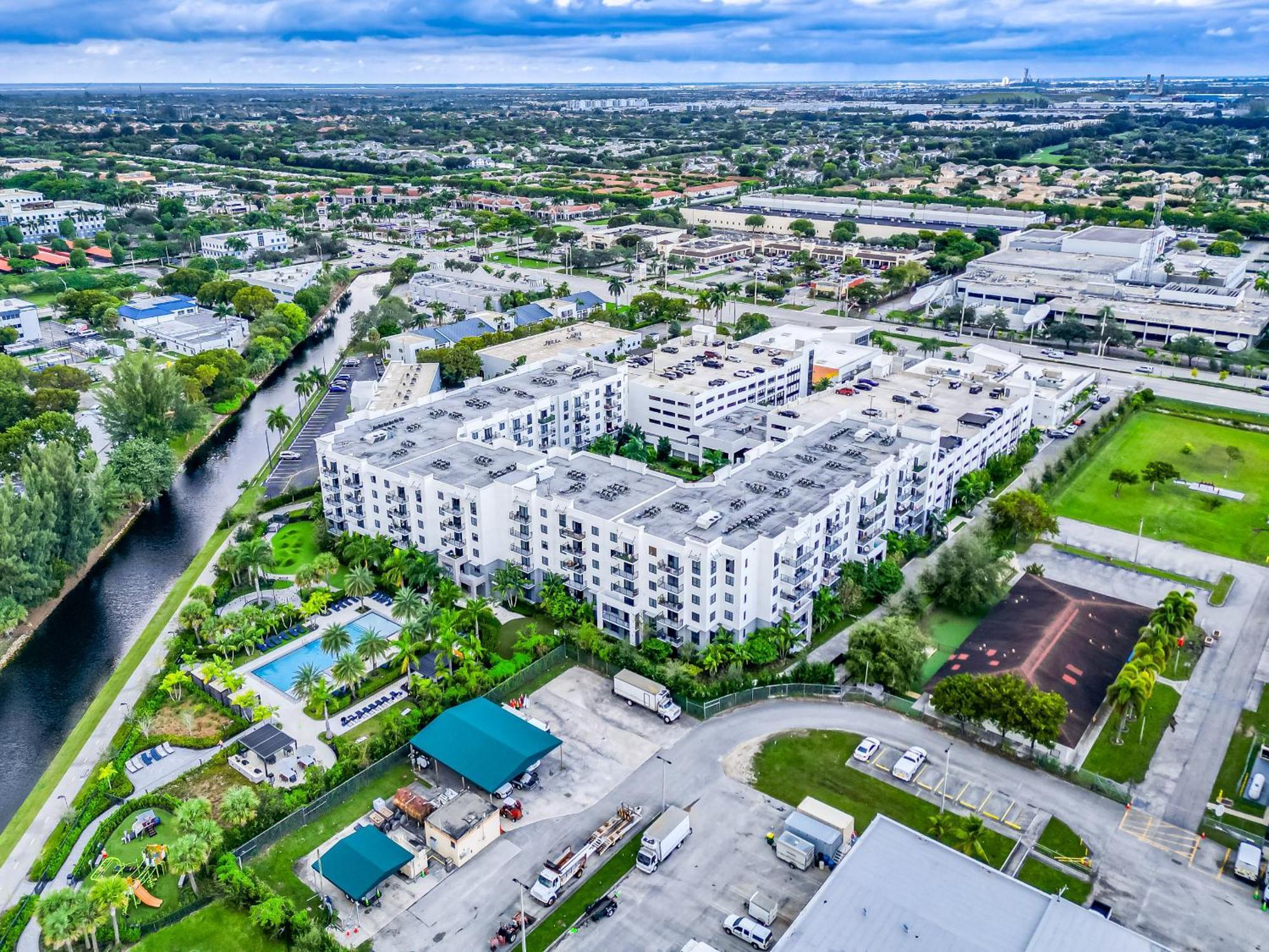 Apartment Amazing 2 Bedroom Unit In Doral Miami With Free Parking *