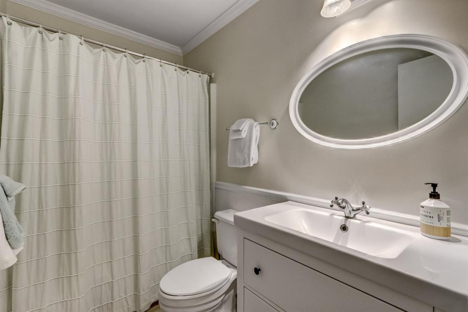 Apartment 9e Amelia Landings *