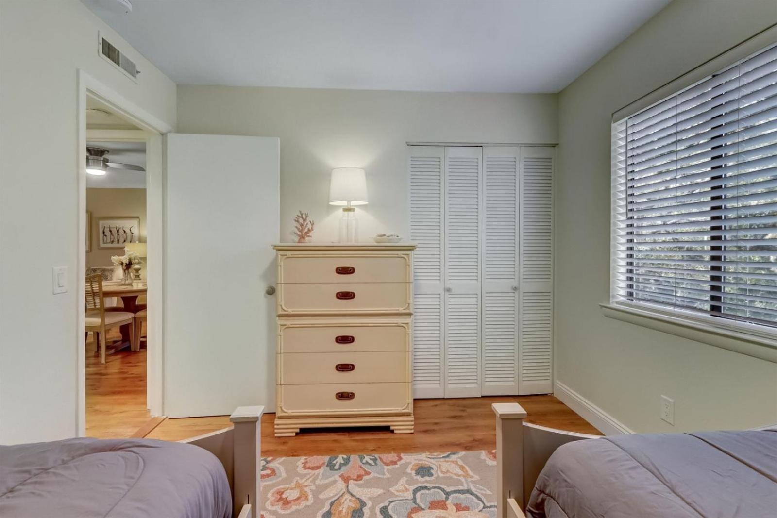 Apartment 9e Amelia Landings *