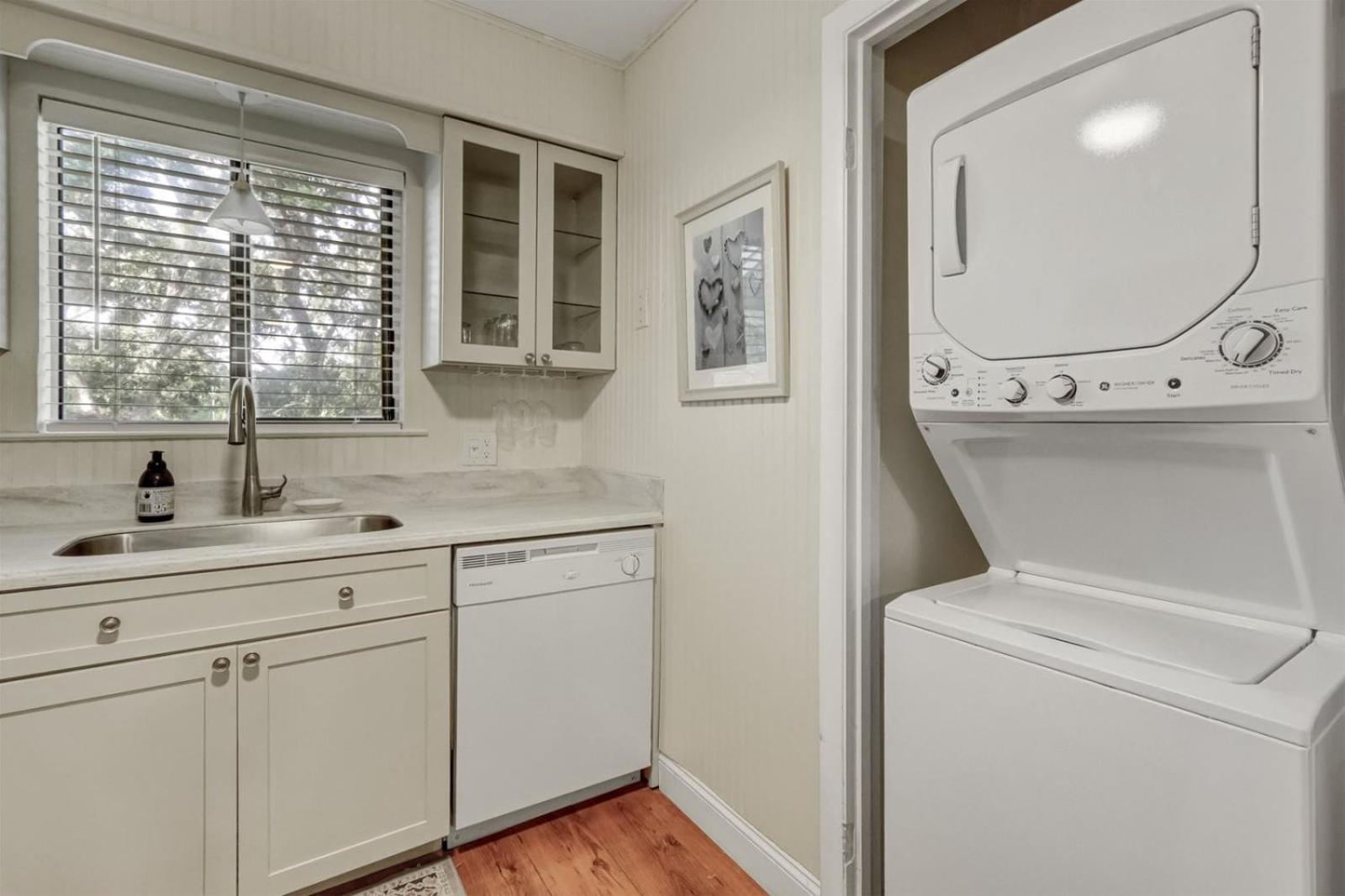 9e Amelia Landings Apartment *