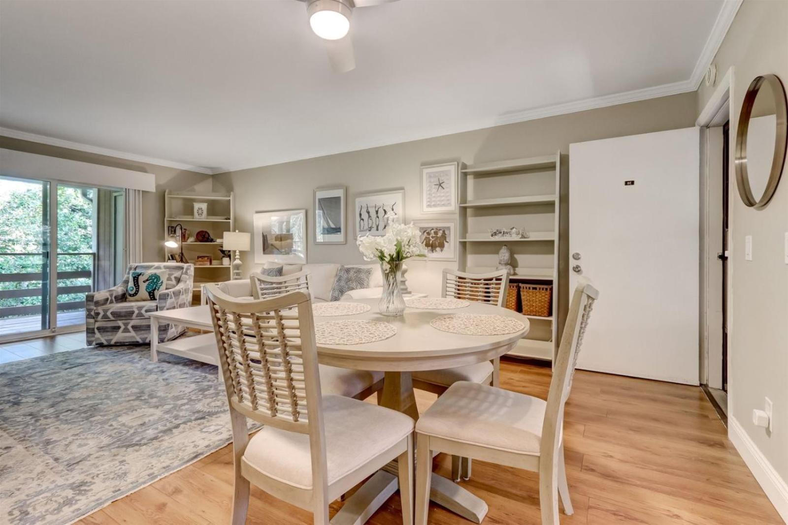 Apartment 9e Amelia Landings *