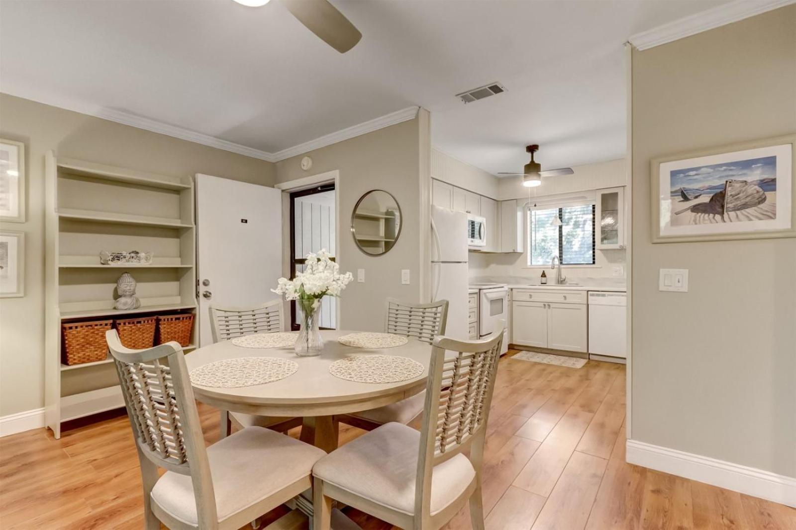 9e Amelia Landings Apartment *