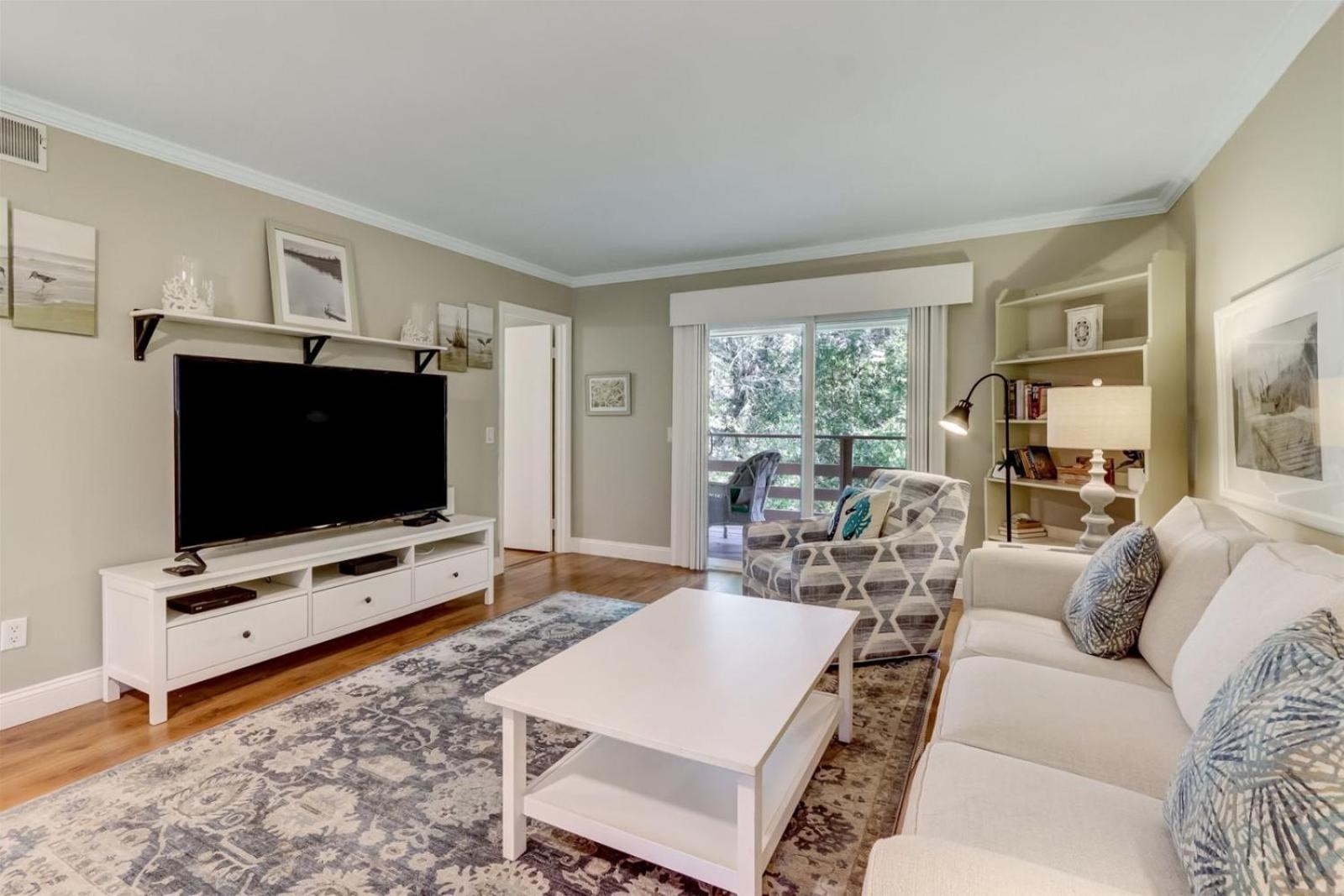 Apartment 9e Amelia Landings *