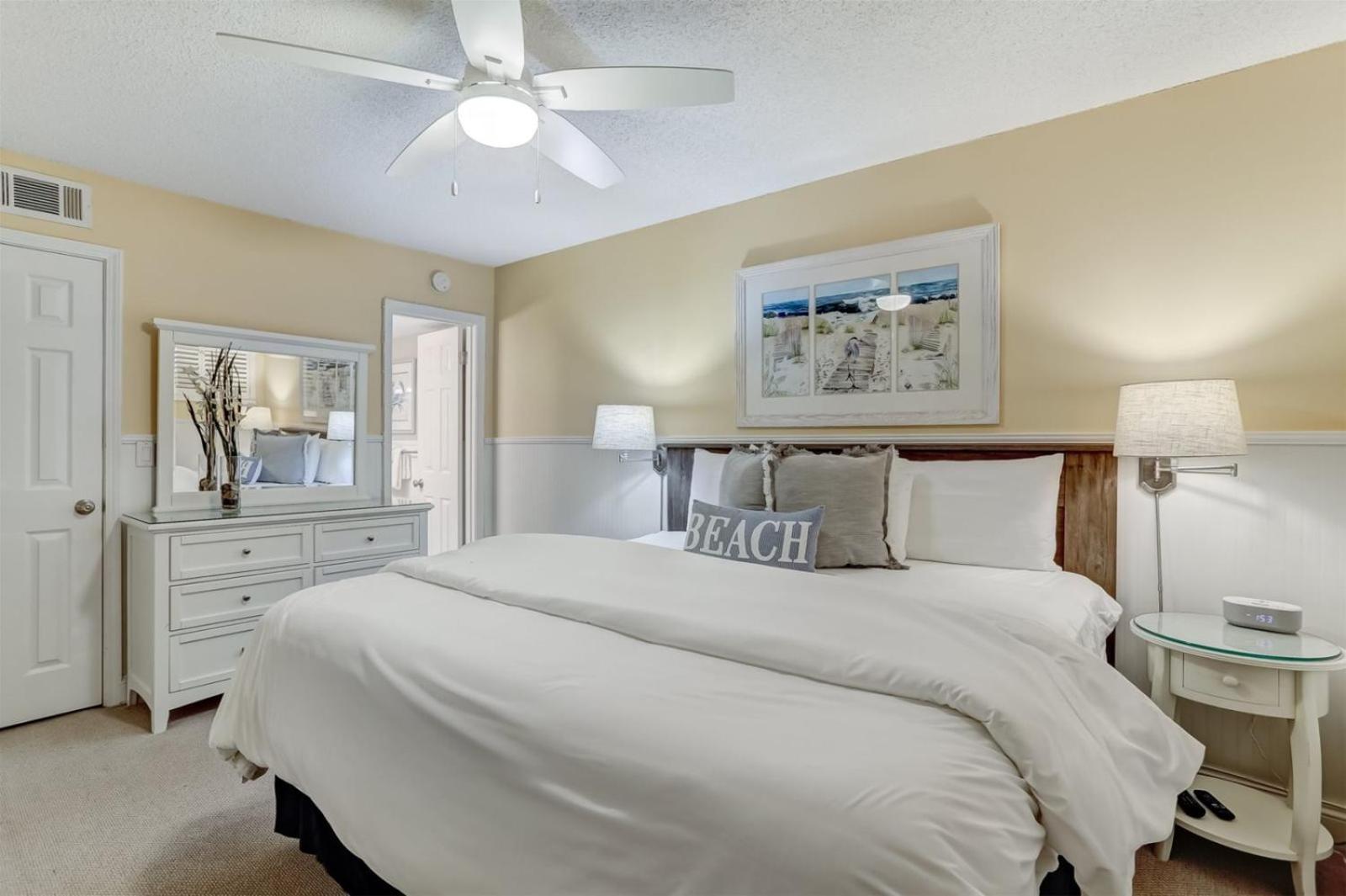 Apartment 405 Ketch Courtyard *