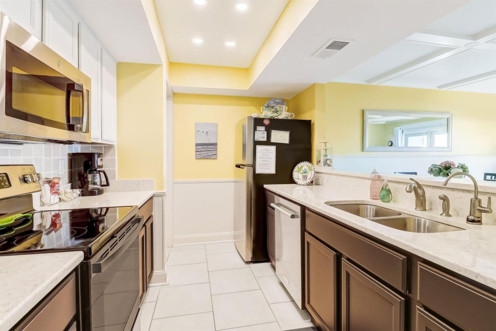 405 Ketch Courtyard Apartment *