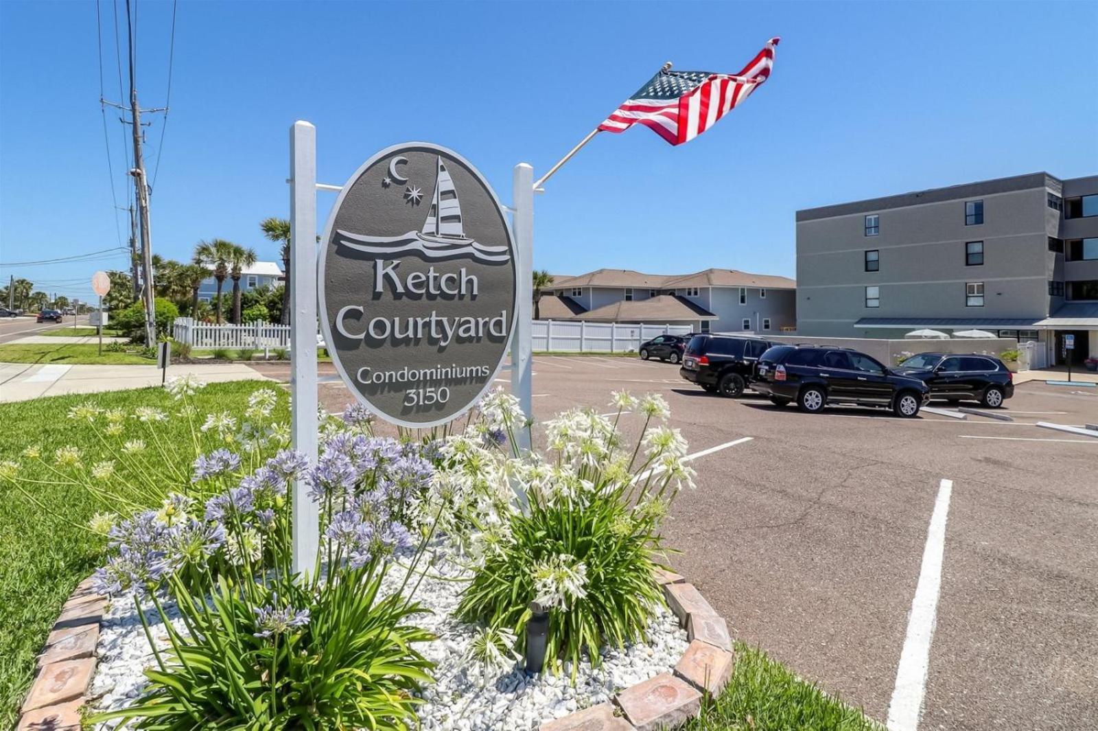 405 Ketch Courtyard