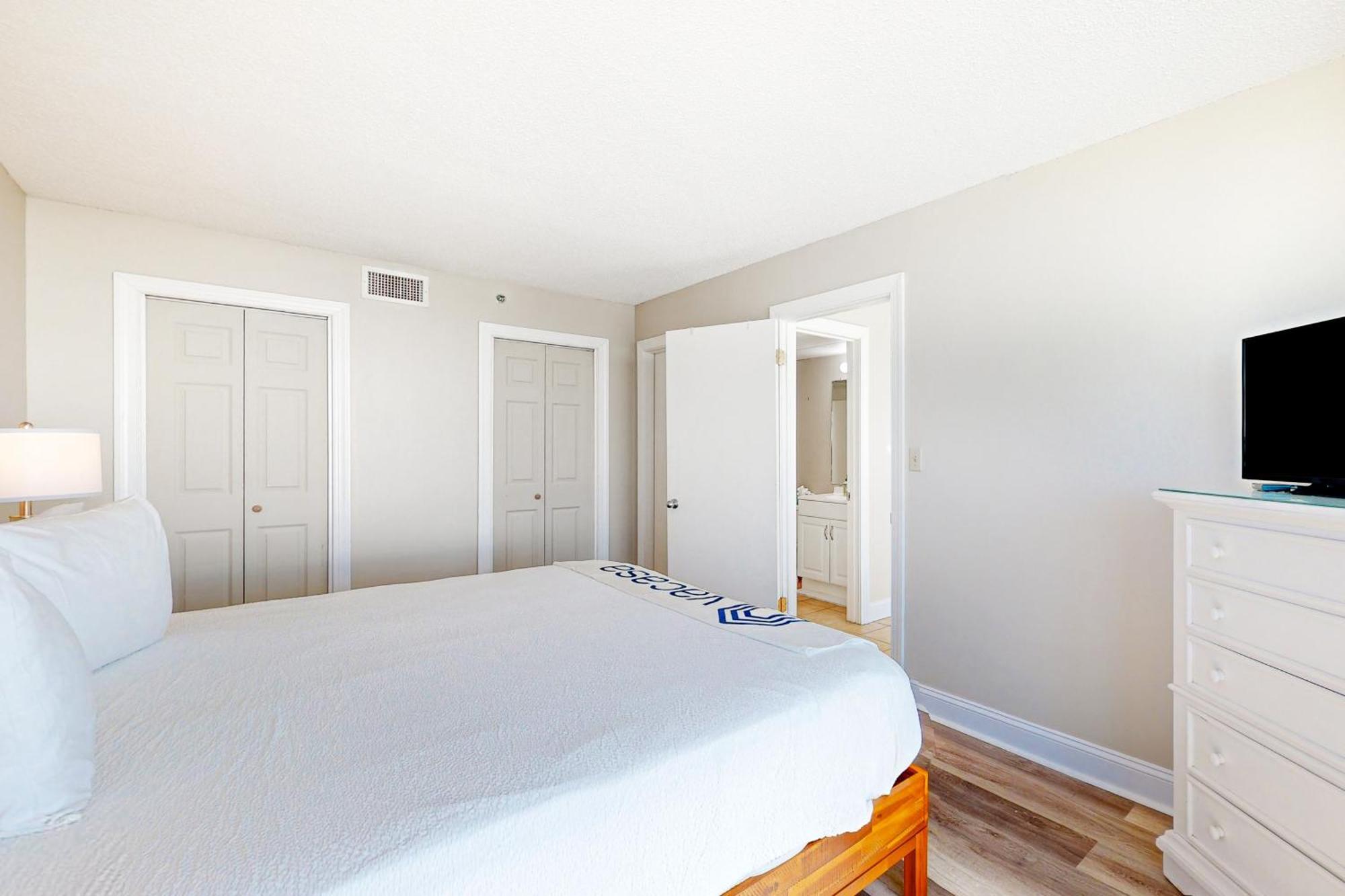 Sunbird #408e Apartment