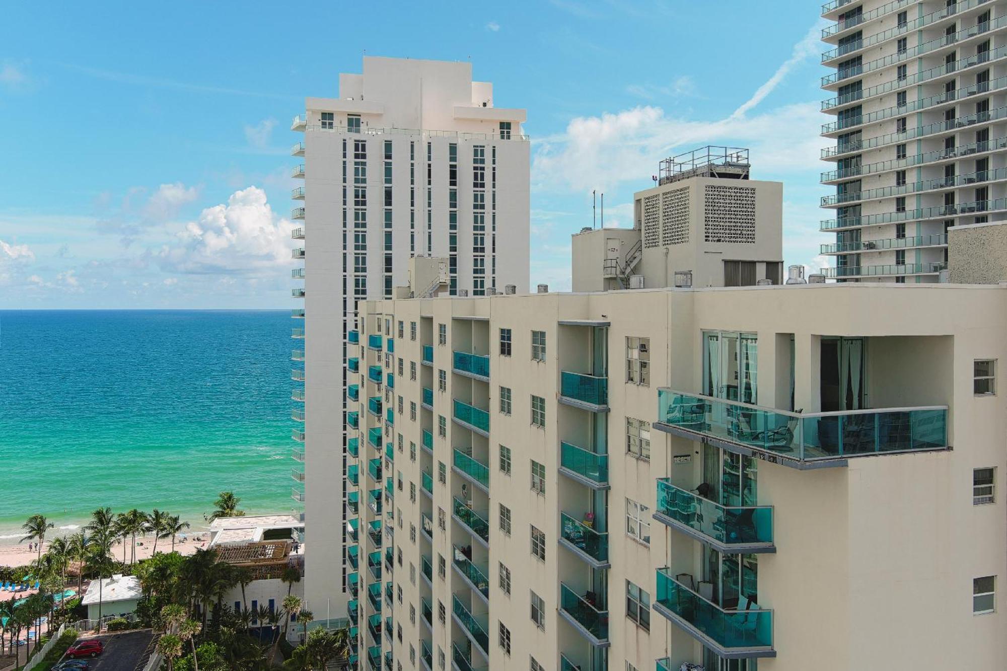 Oceanfront Luxury Penthouse On The 3 Bedroom Apartment Hollywood