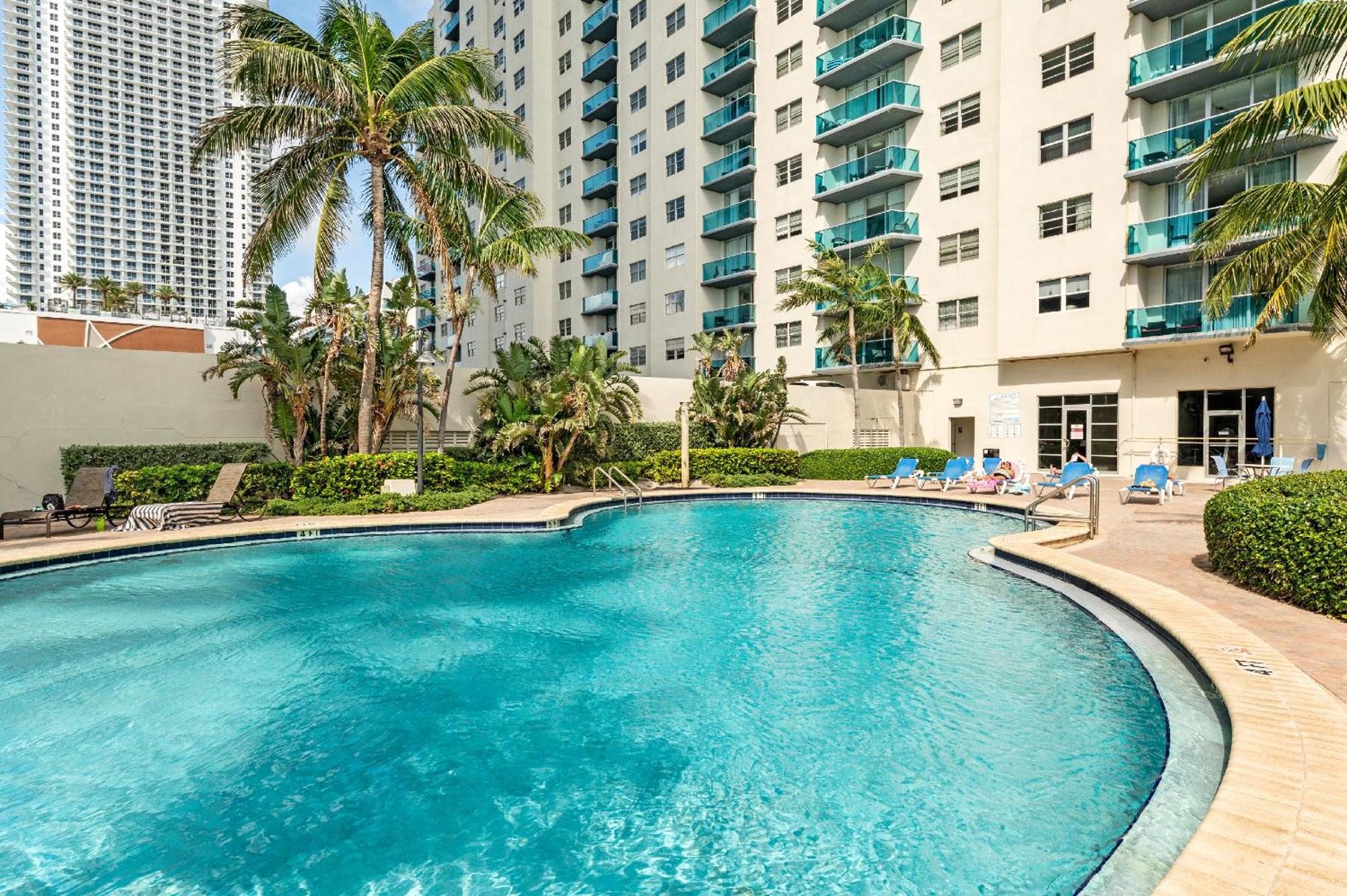 Apartment Oceanfront Luxury Penthouse On The 3 Bedroom *