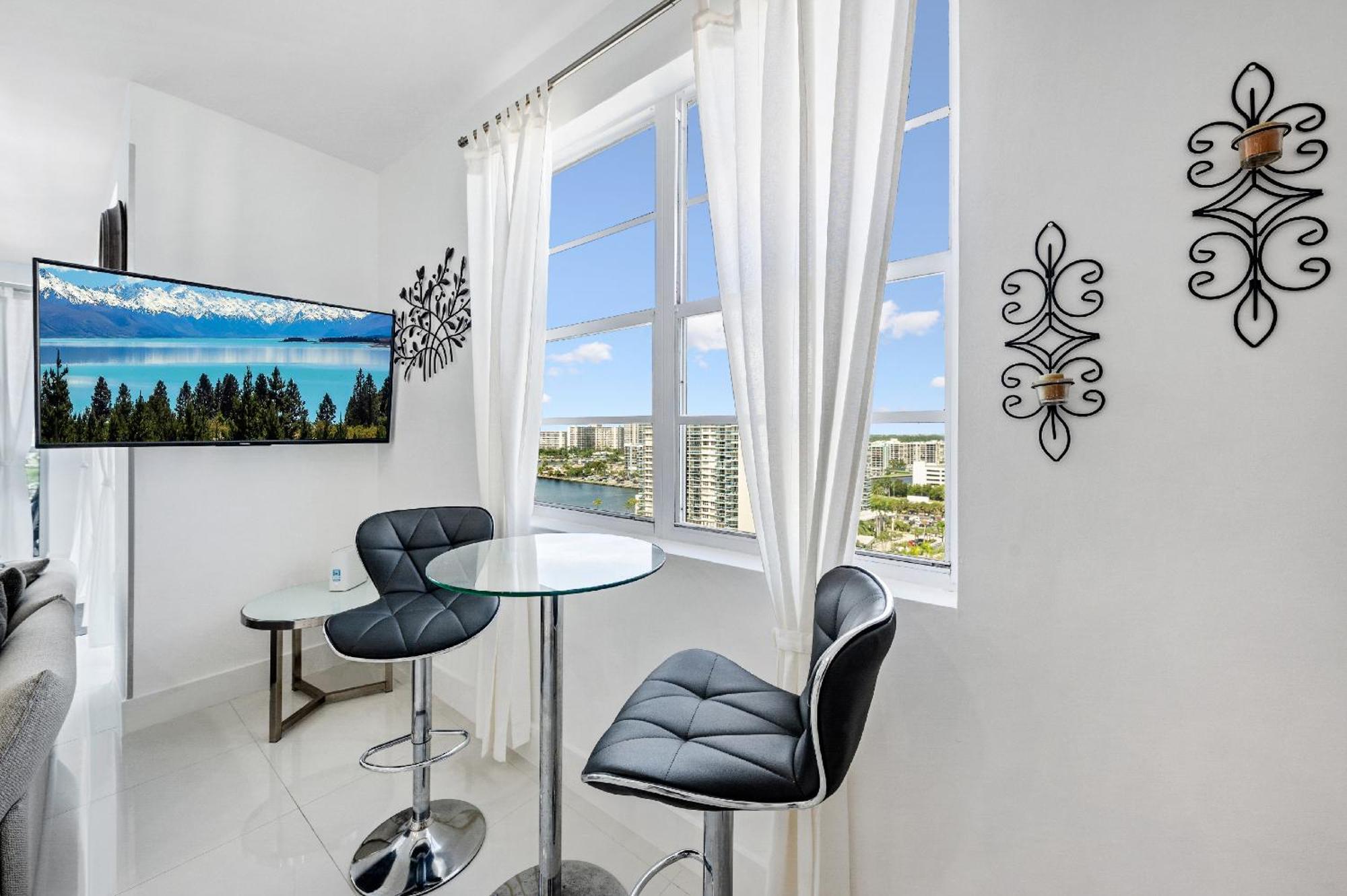 Apartment Oceanfront Luxury Penthouse On The 3 Bedroom Hollywood