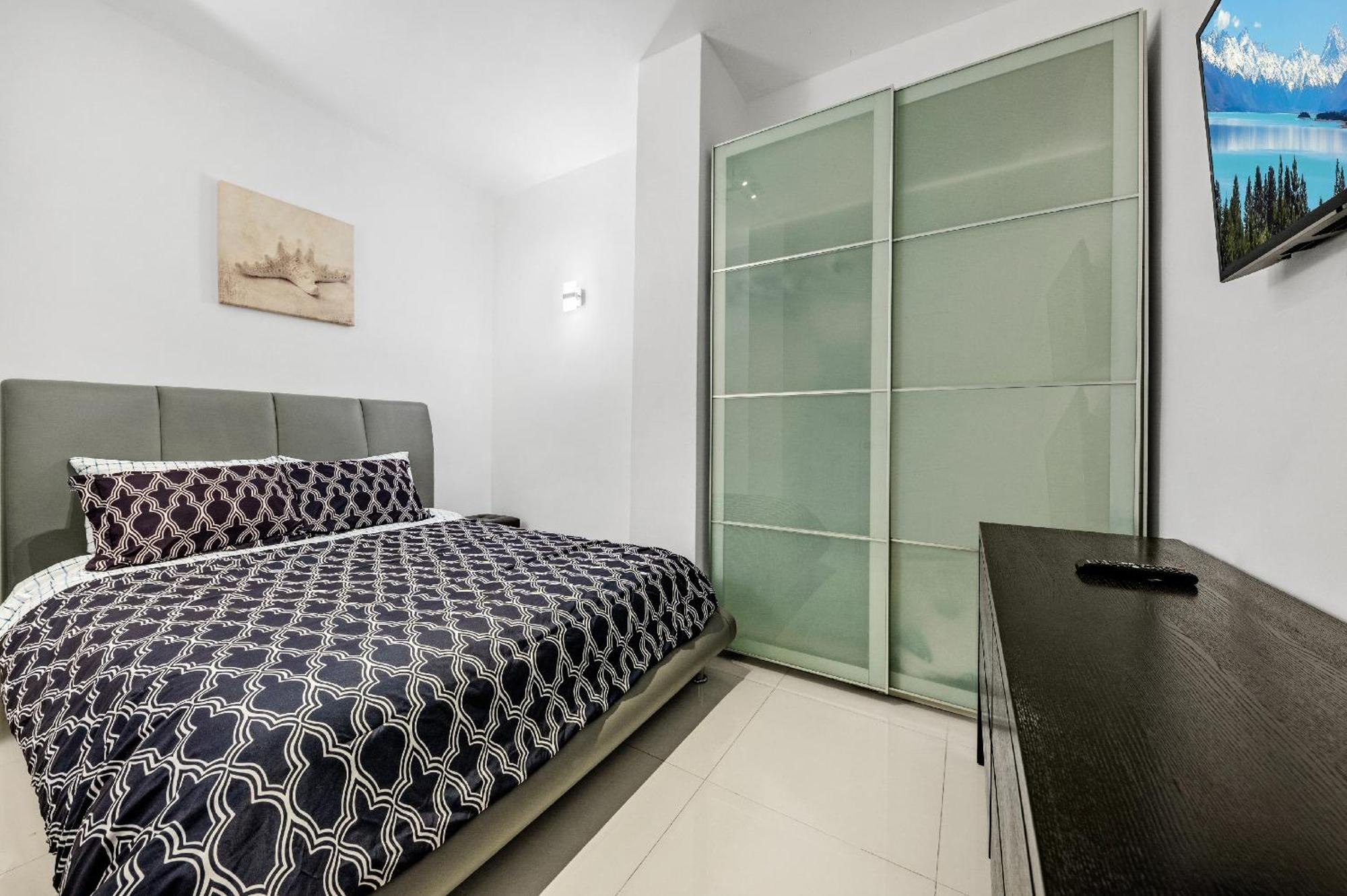 Apartment Oceanfront Luxury Penthouse On The 3 Bedroom