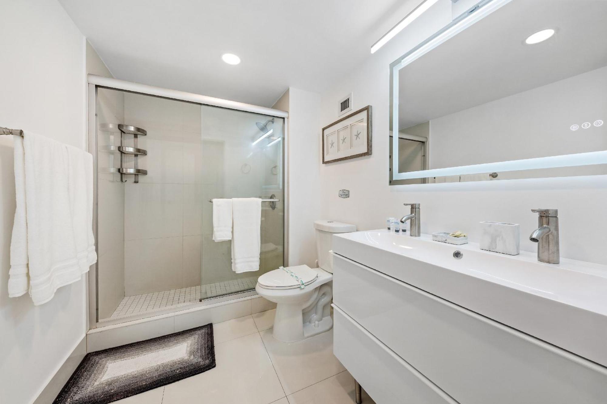 Oceanfront Luxury Penthouse On The 3 Bedroom Apartment Hollywood