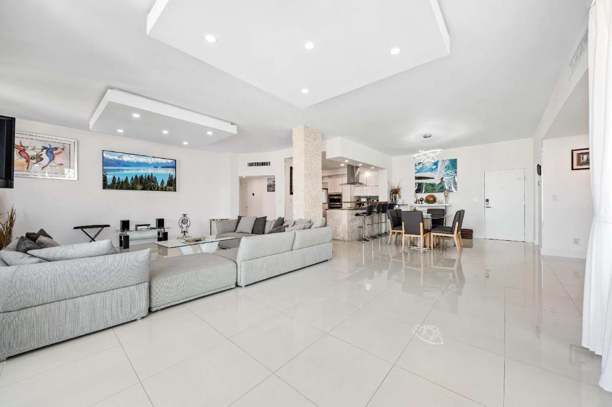 Apartment Oceanfront Luxury Penthouse On The 3 Bedroom