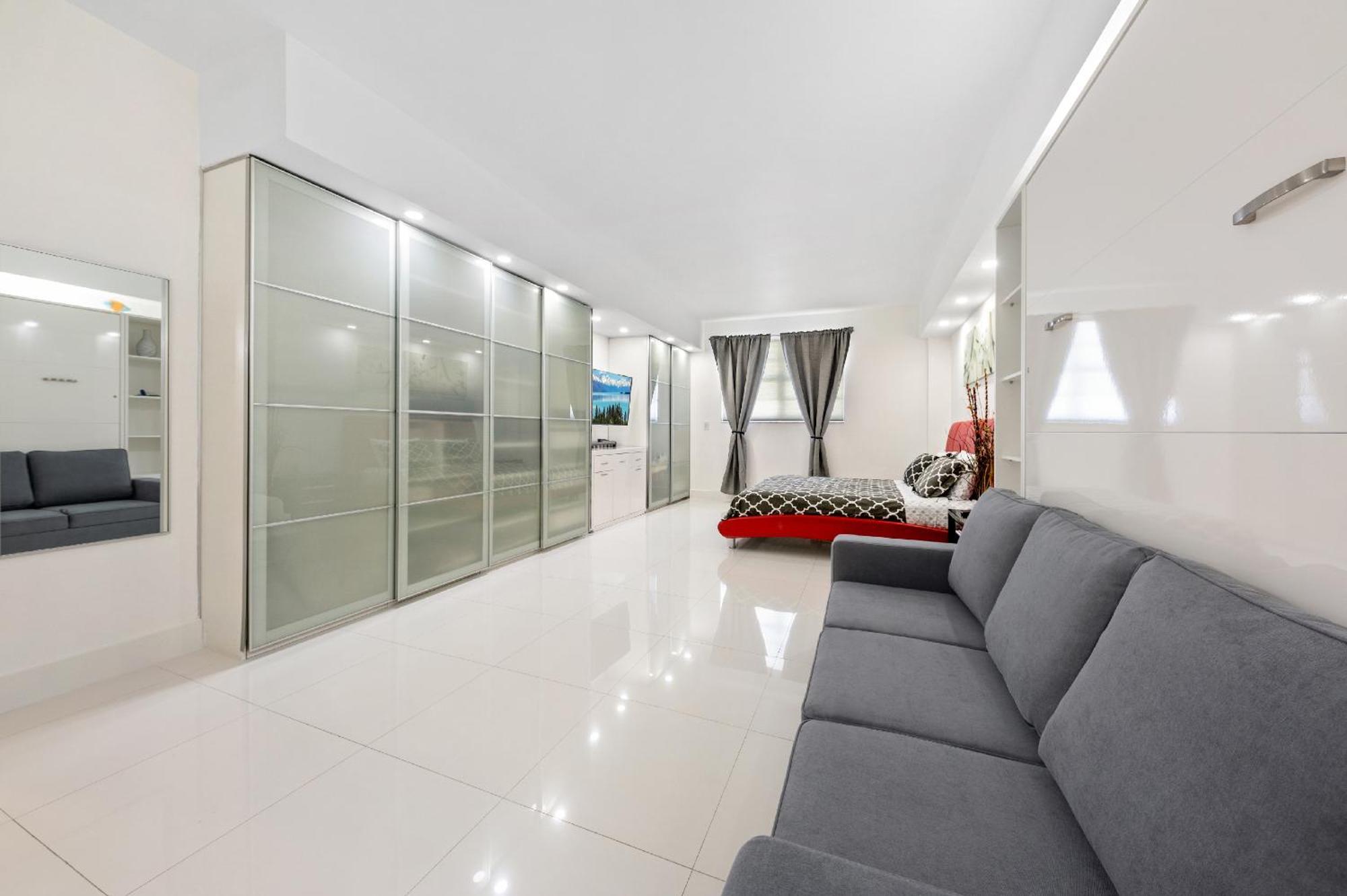 Apartment Oceanfront Luxury Penthouse On The 3 Bedroom *