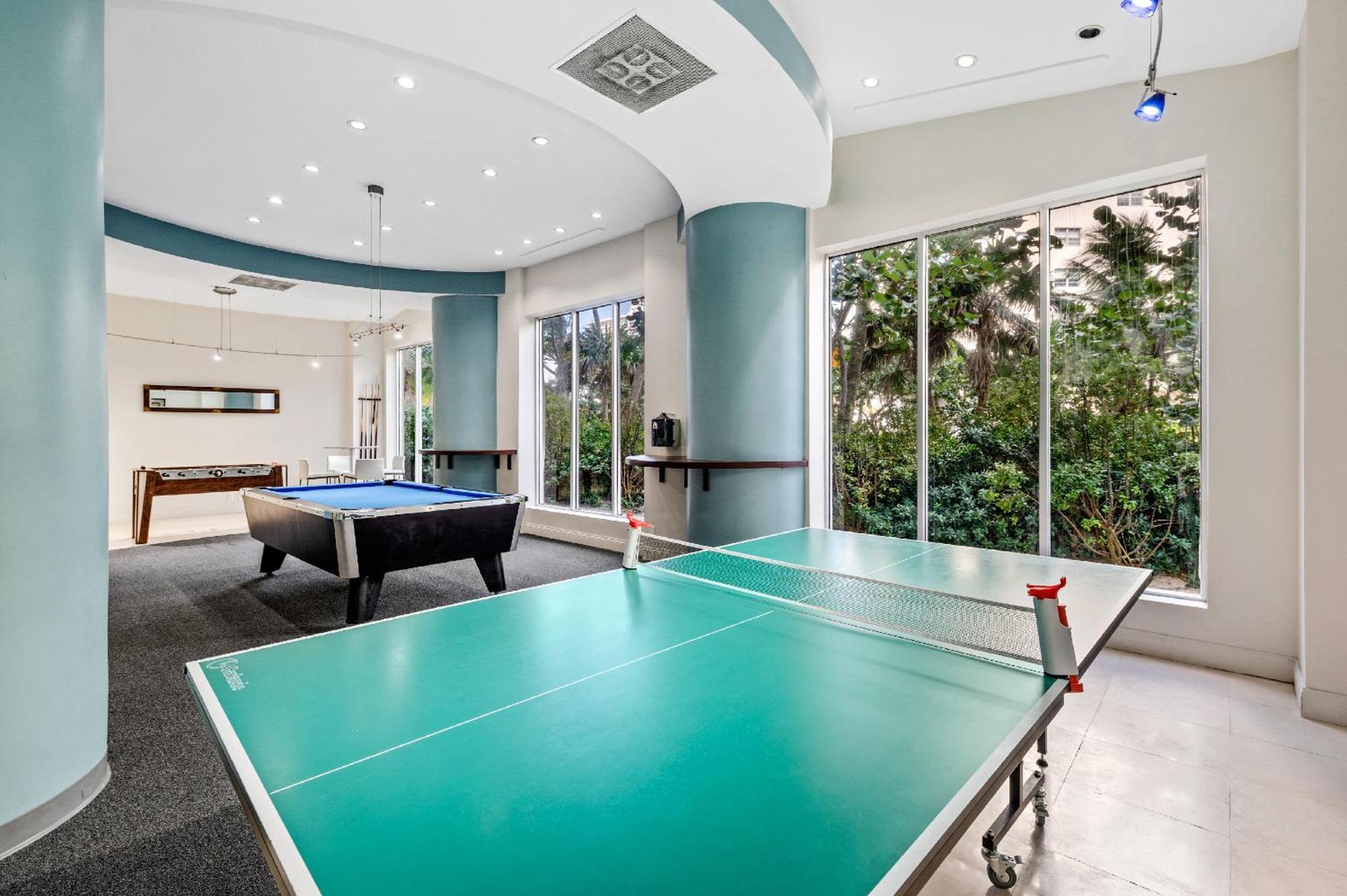 Apartment Oceanfront Luxury Penthouse On The 3 Bedroom Hollywood