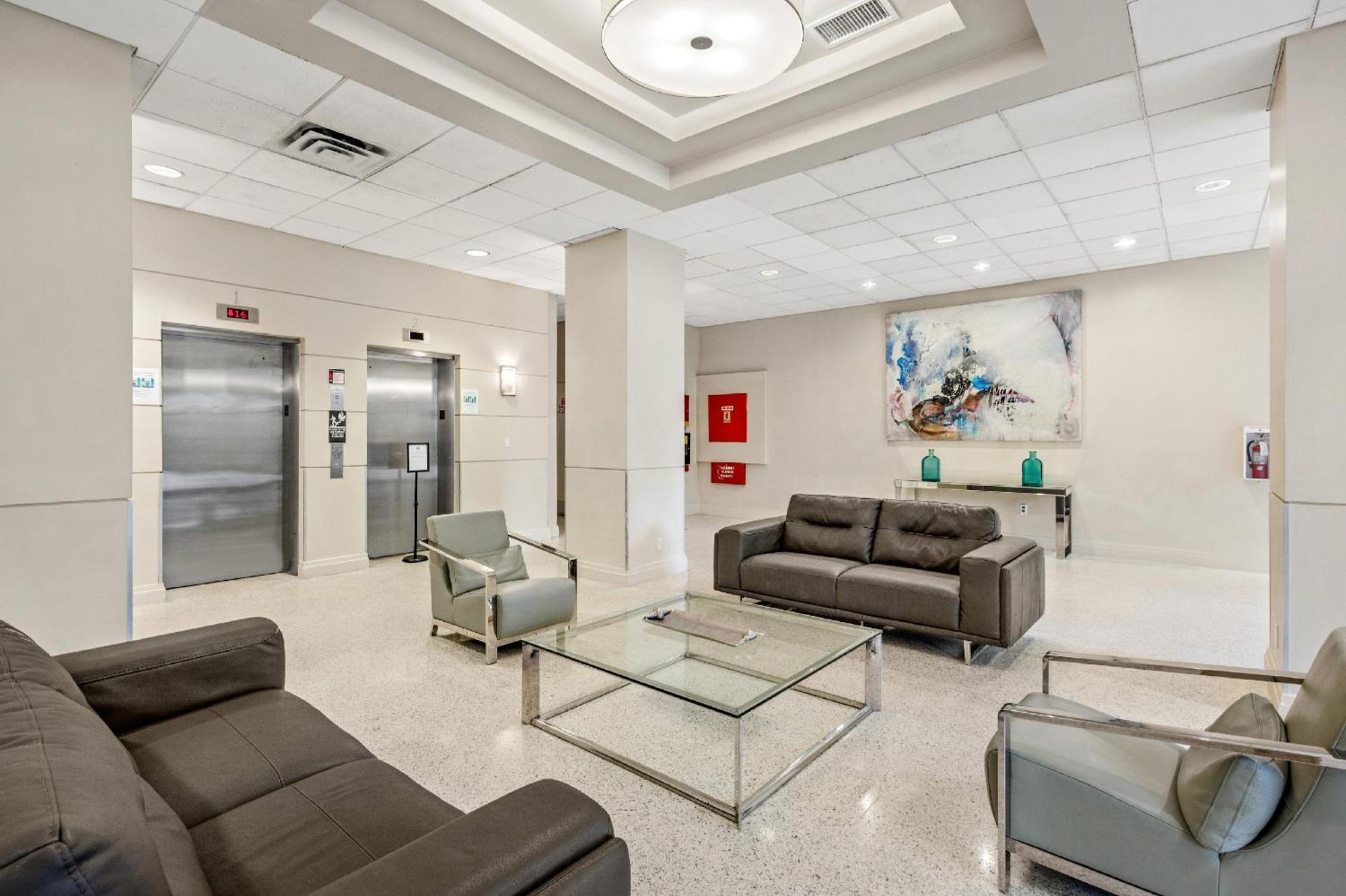 Oceanfront Luxury Penthouse On The 3 Bedroom *