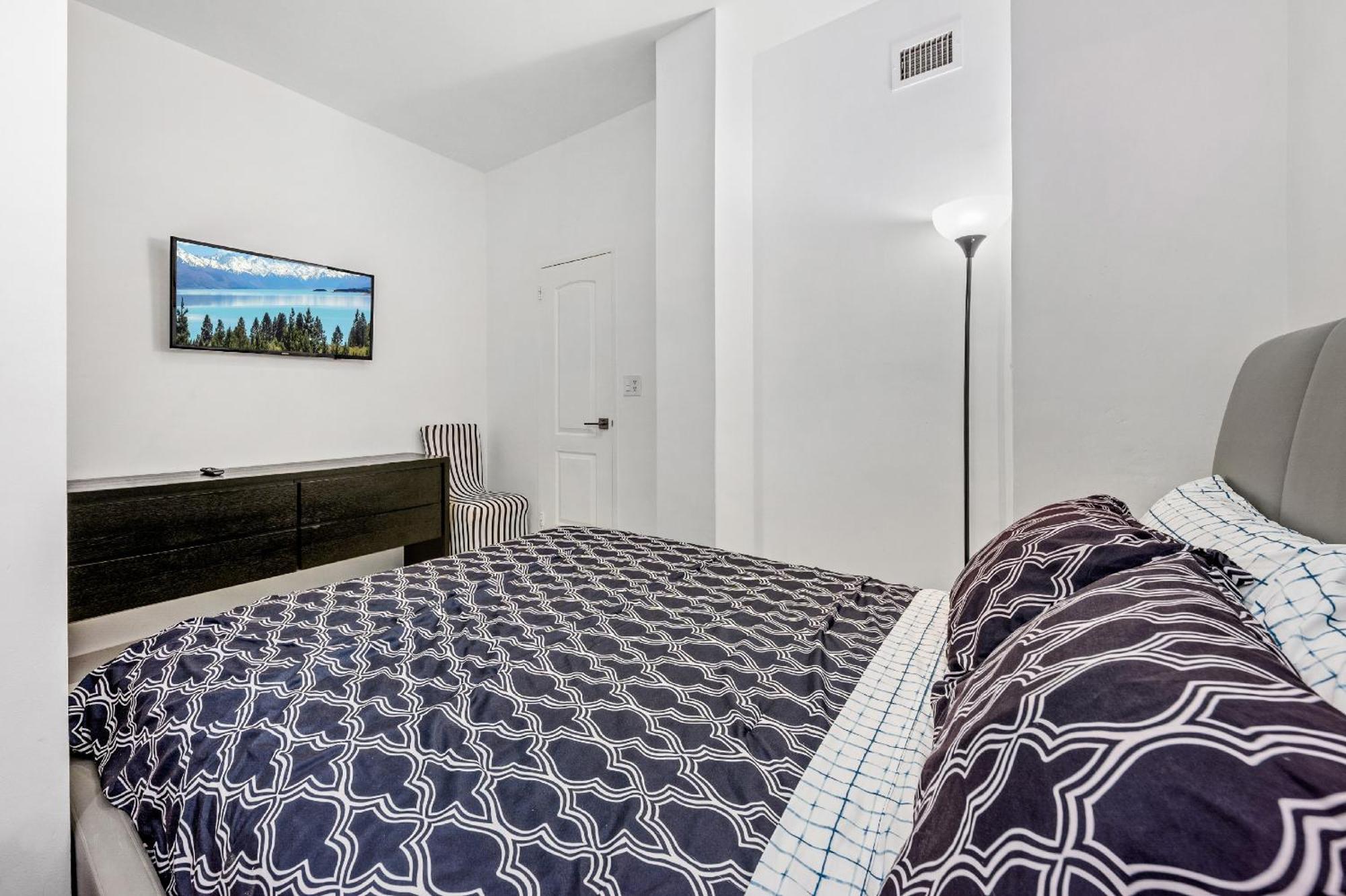 Oceanfront Luxury Penthouse On The 3 Bedroom *