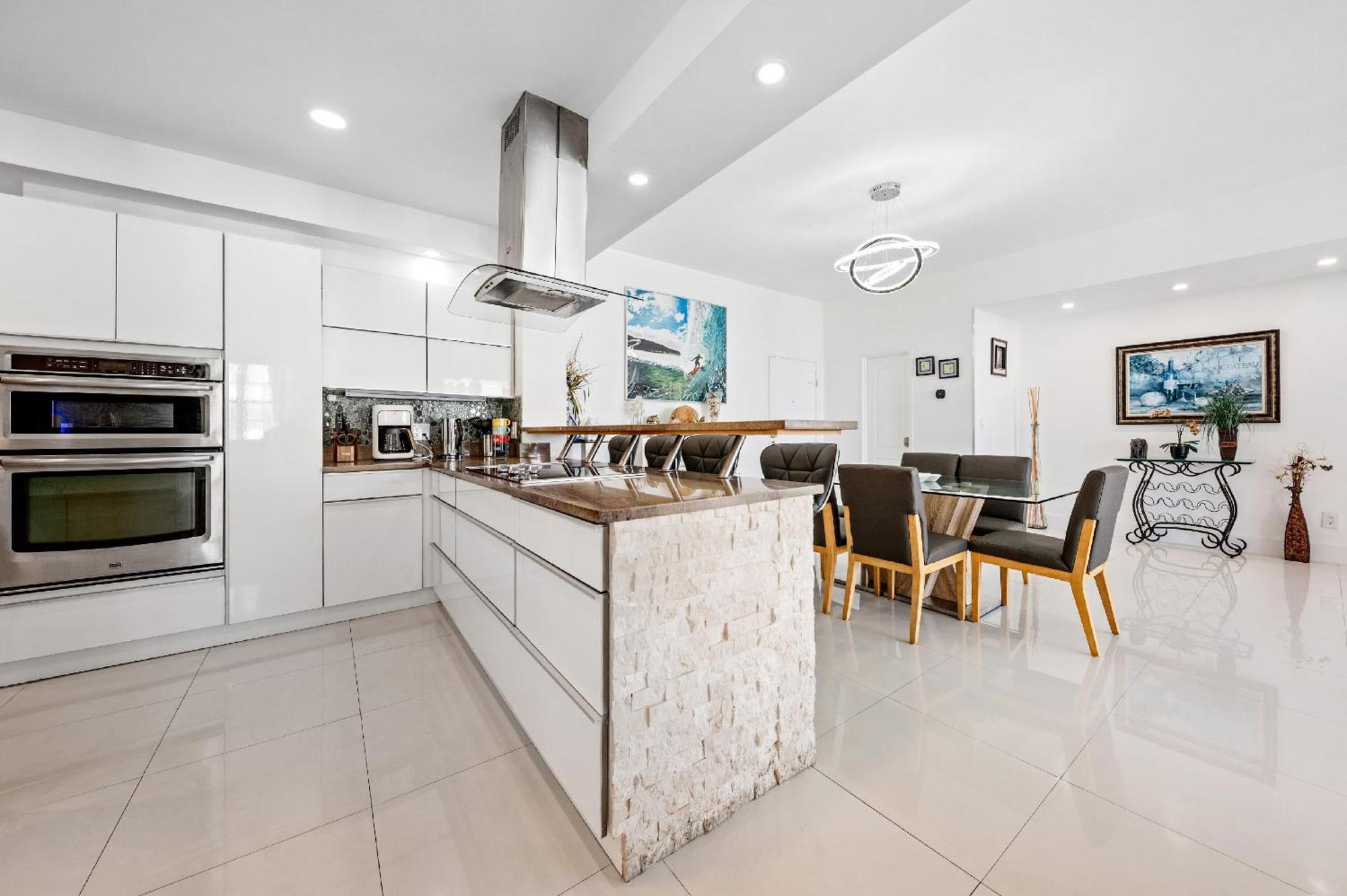 Apartment Oceanfront Luxury Penthouse On The 3 Bedroom Hollywood