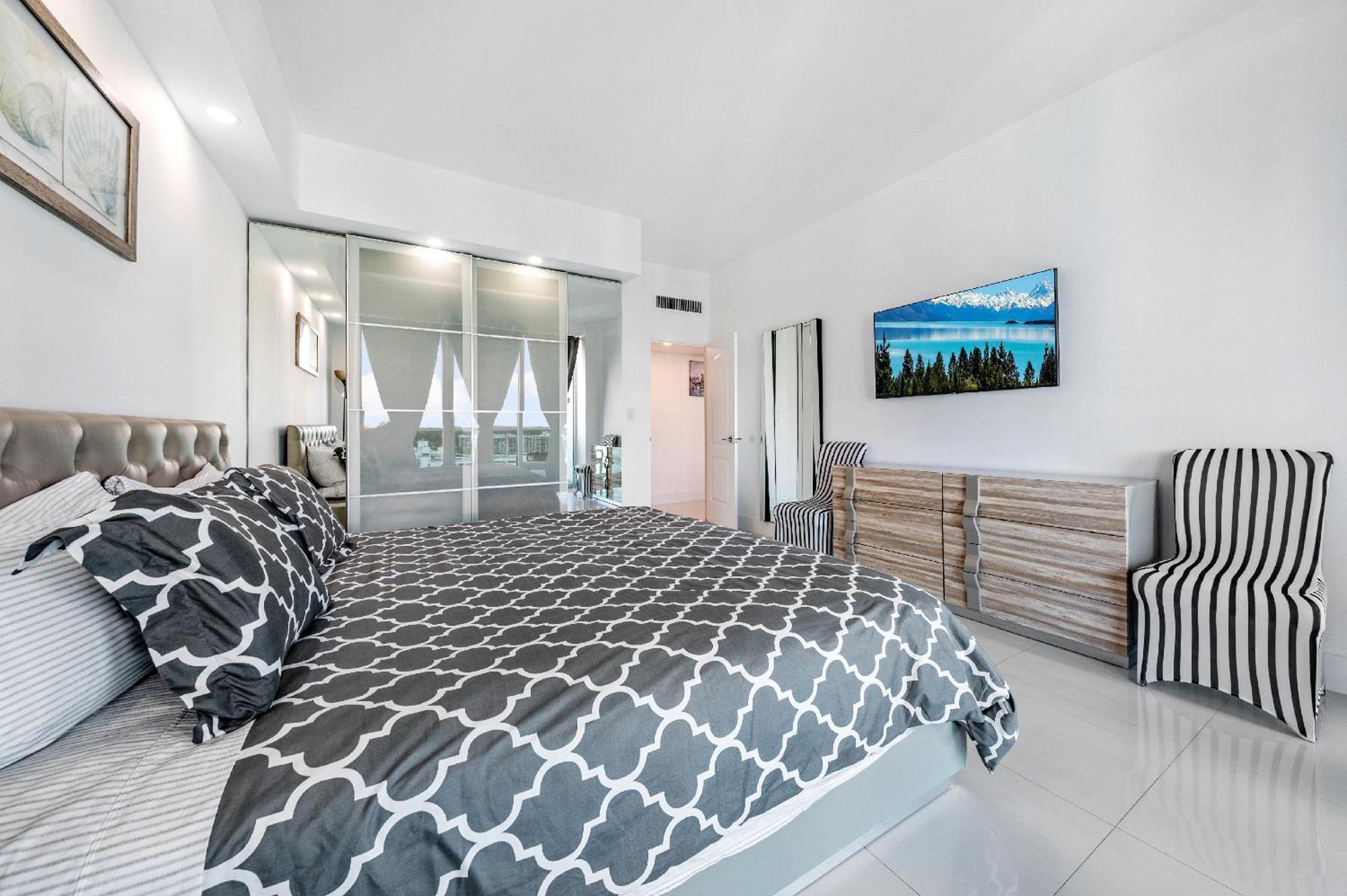 Oceanfront Luxury Penthouse On The 3 Bedroom Hollywood
