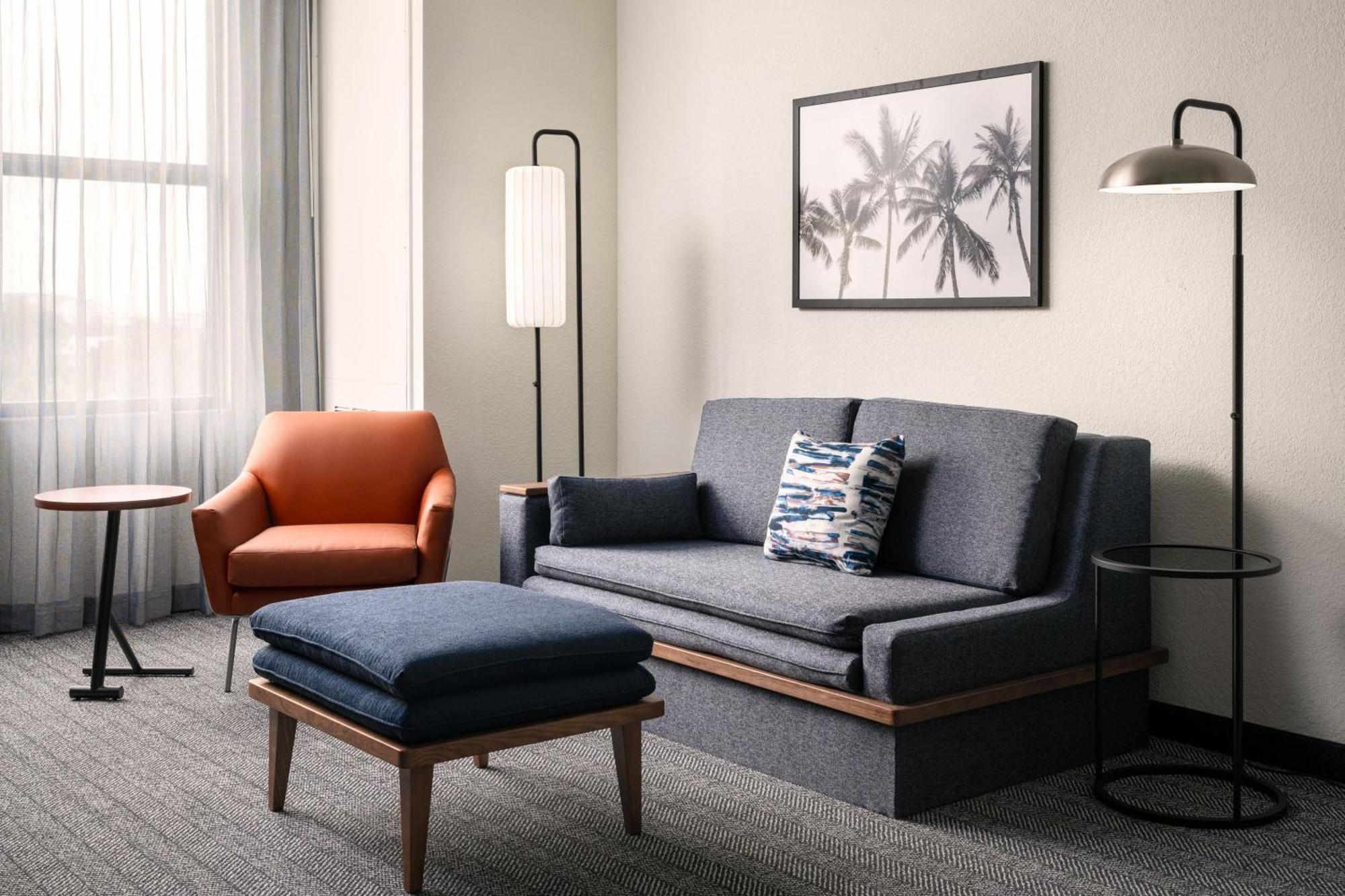 Courtyard By Marriott Downtown Hotel St. Petersburg