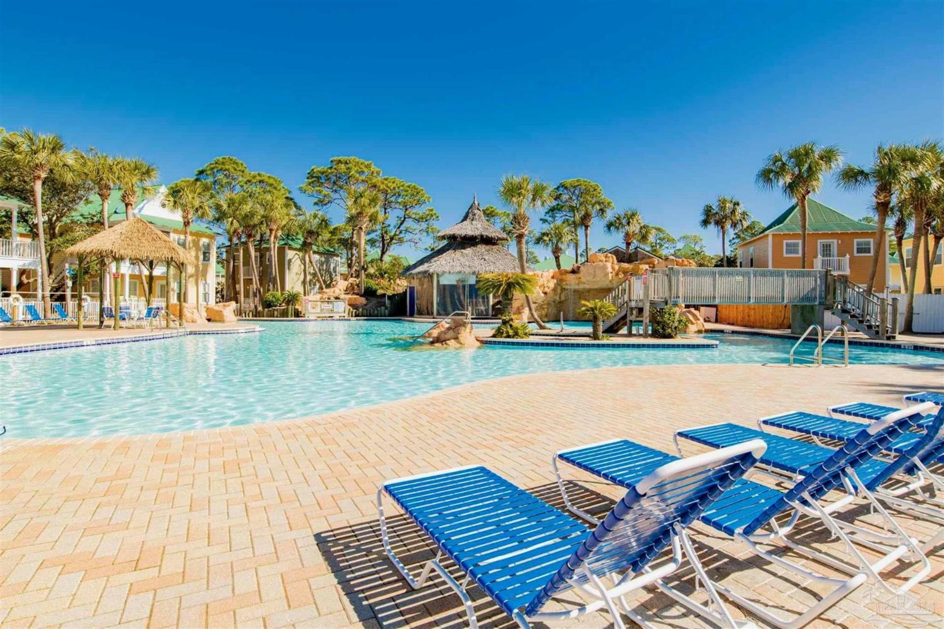 Purple Parrot Resort *