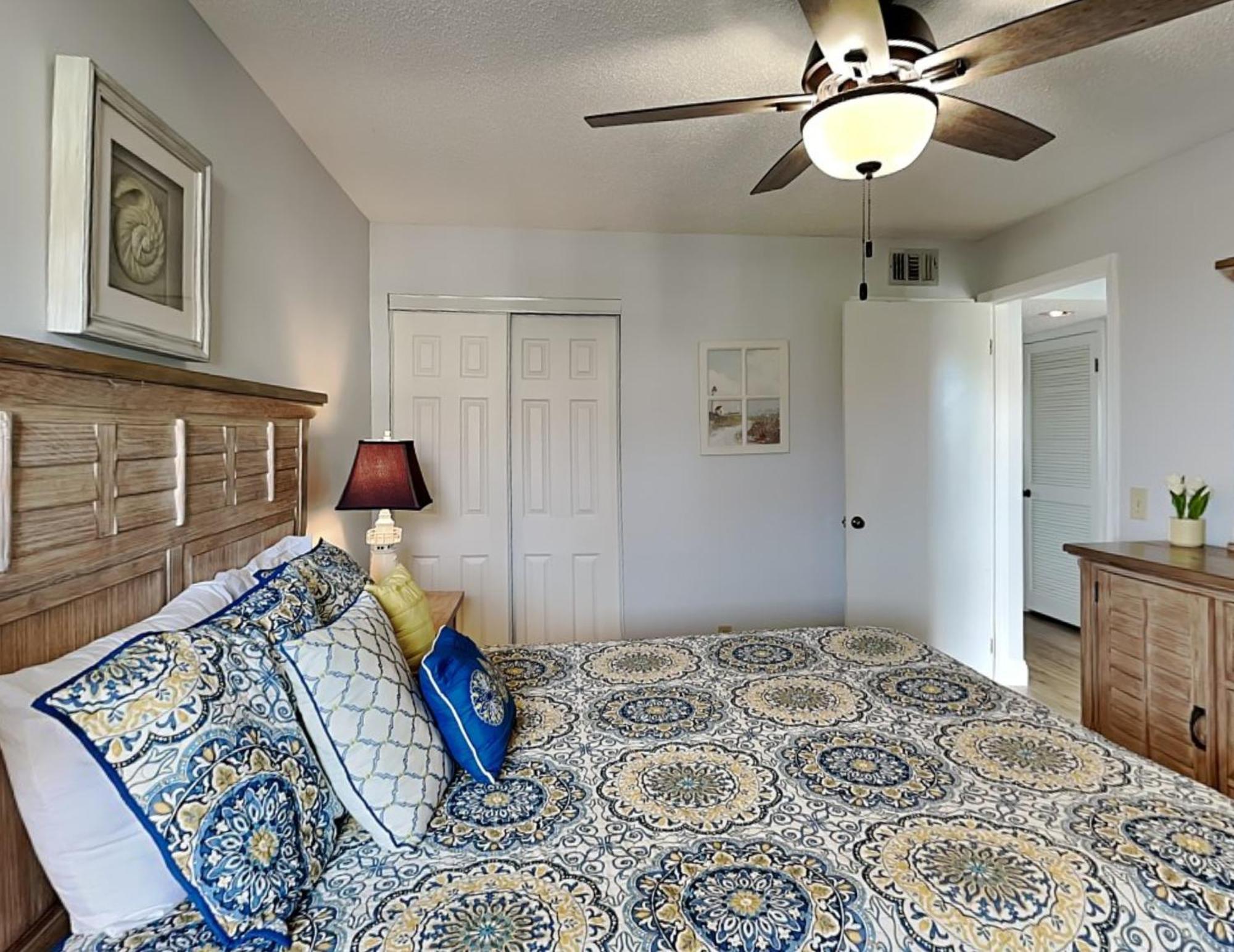 Colony Reef 2307 Apartment