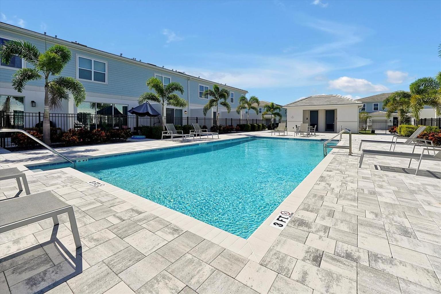 Cozy 3 Bedroom Townhouse Near W/ Patio Holiday home Kissimmee