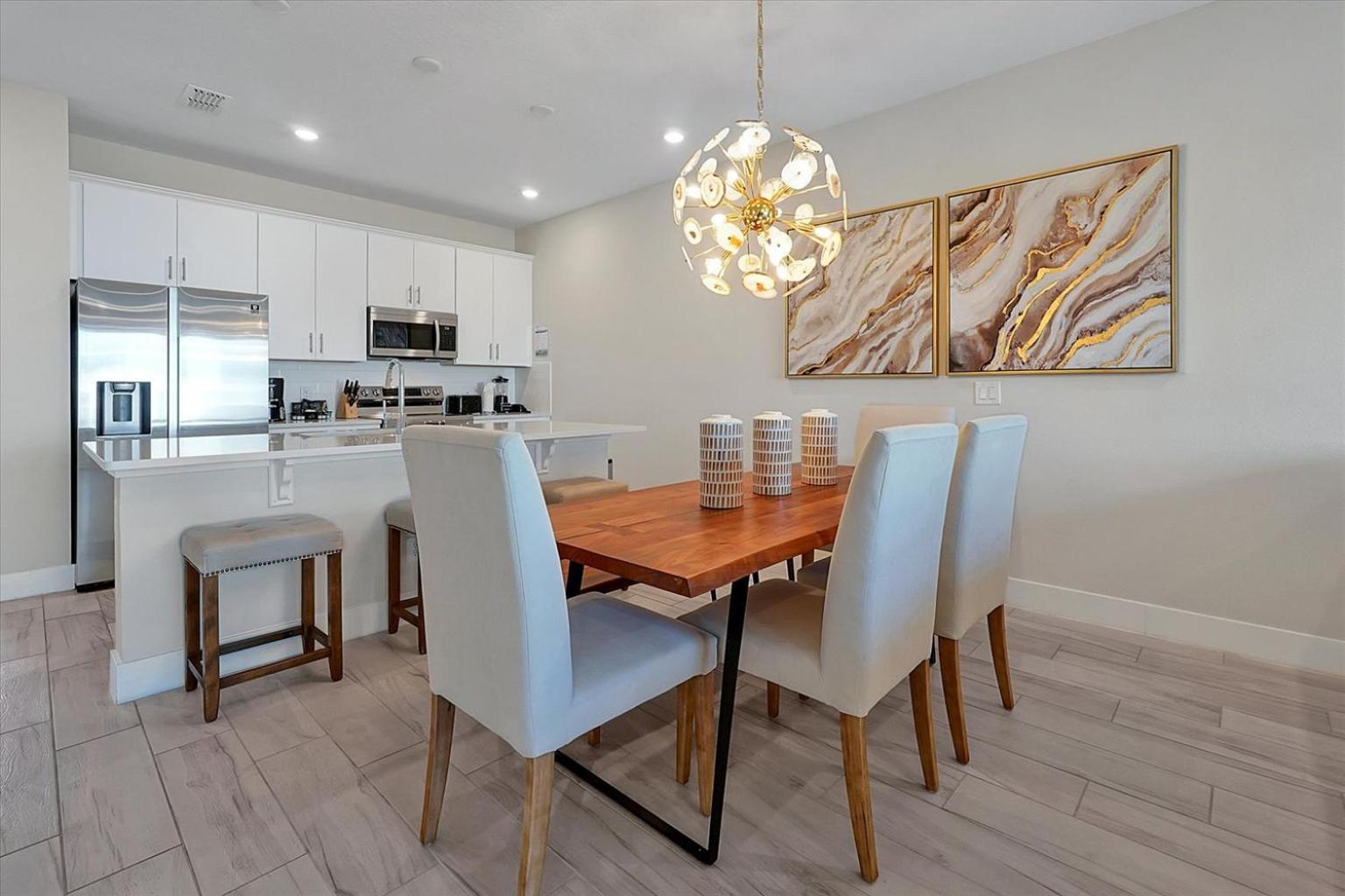 Holiday home Cozy 3 Bedroom Townhouse Near W/ Patio