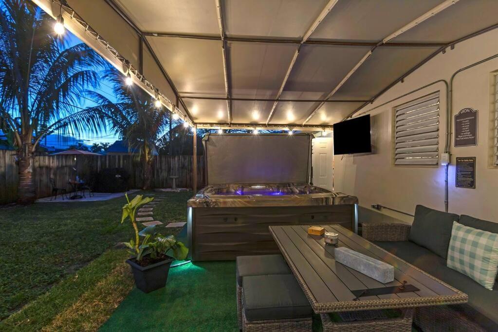 7-person Luxury Spa, Fenced Paradise, Vibes